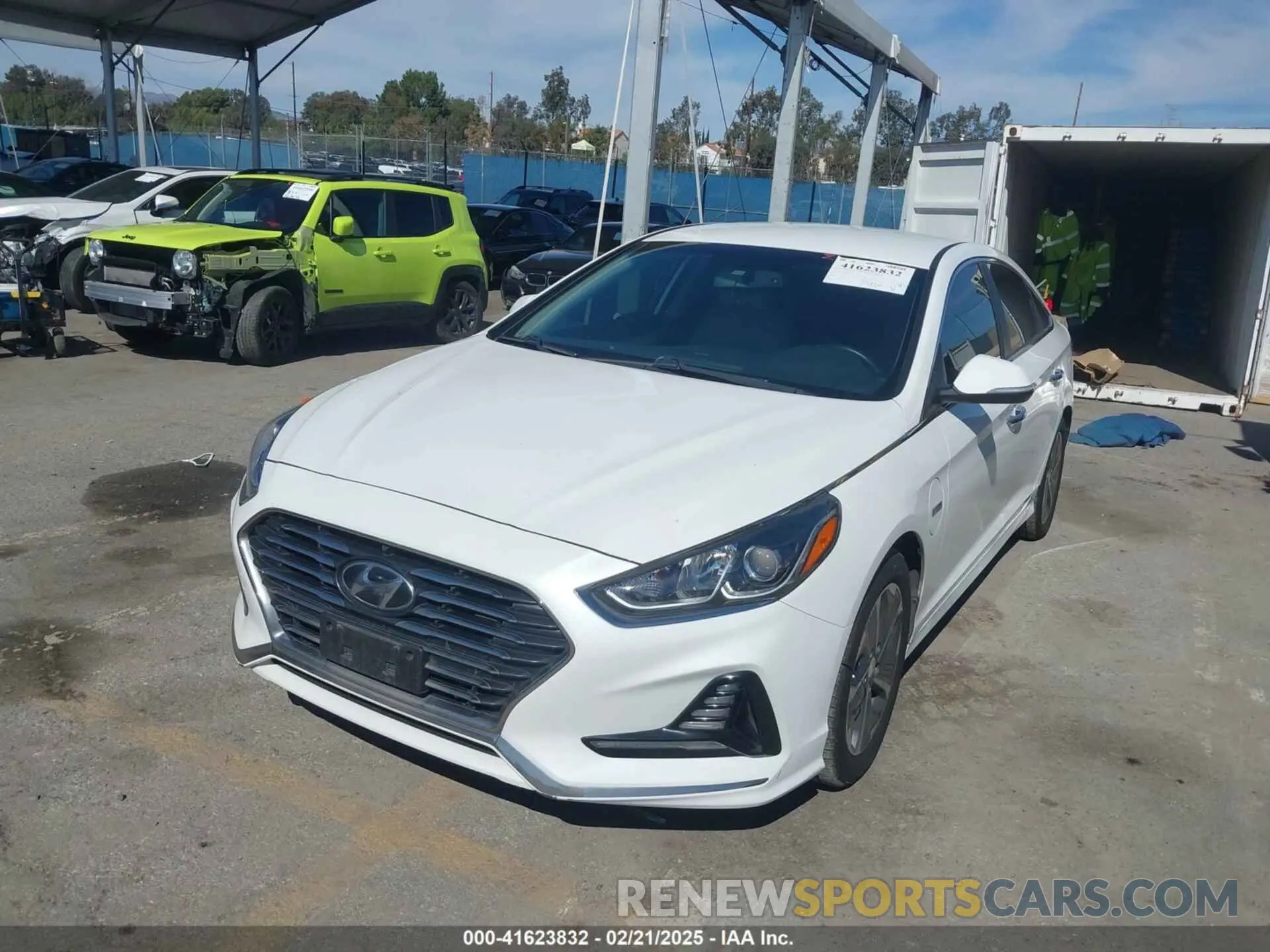 2 Photograph of a damaged car KMHE14L24KA089166 HYUNDAI SONATA PLUG-IN HYBRID 2019