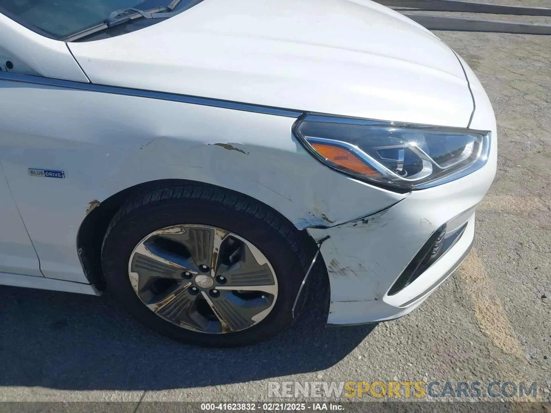 6 Photograph of a damaged car KMHE14L24KA089166 HYUNDAI SONATA PLUG-IN HYBRID 2019