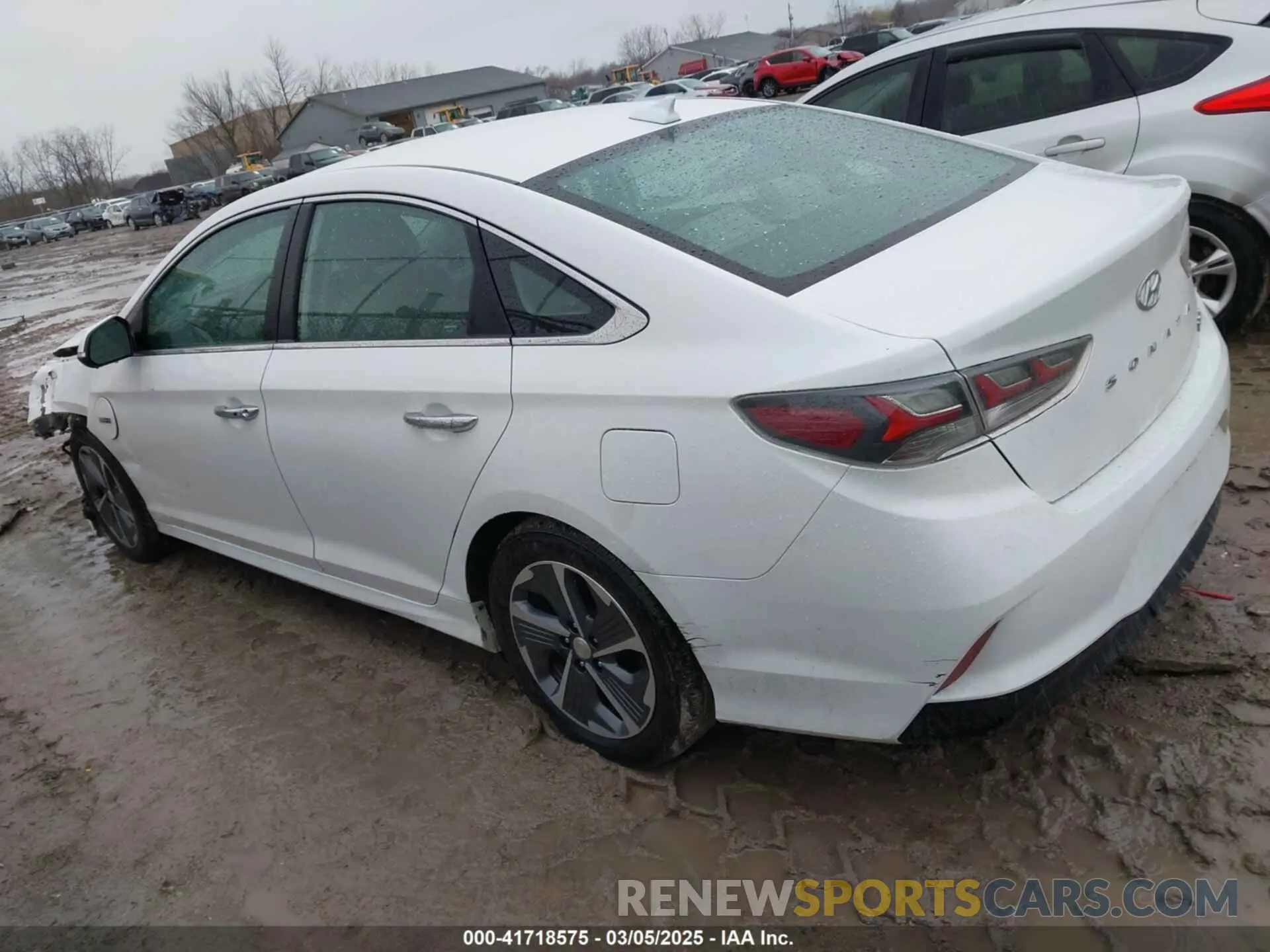 3 Photograph of a damaged car KMHE14L28KA093382 HYUNDAI SONATA PLUG-IN HYBRID 2019