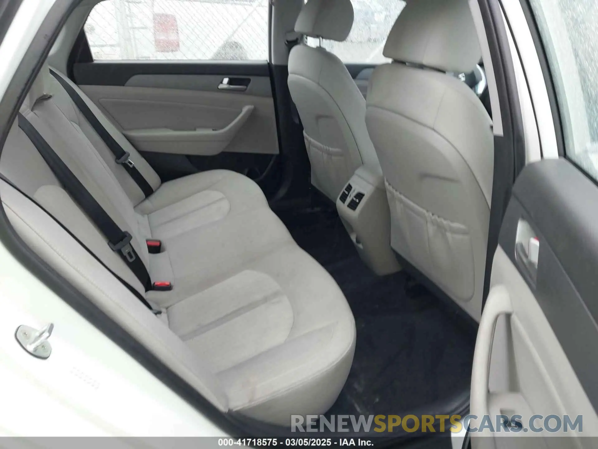 8 Photograph of a damaged car KMHE14L28KA093382 HYUNDAI SONATA PLUG-IN HYBRID 2019