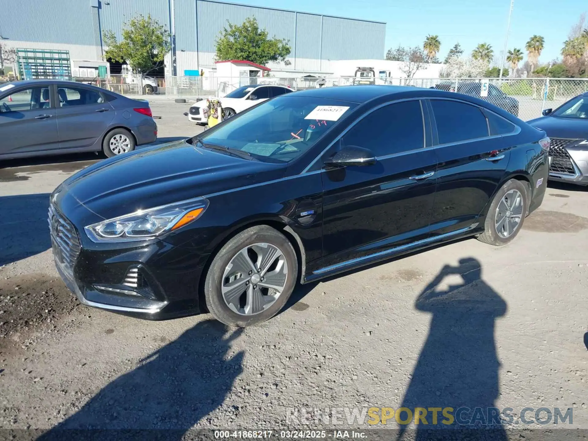 2 Photograph of a damaged car KMHE54L21KA091784 HYUNDAI SONATA PLUG-IN HYBRID 2019