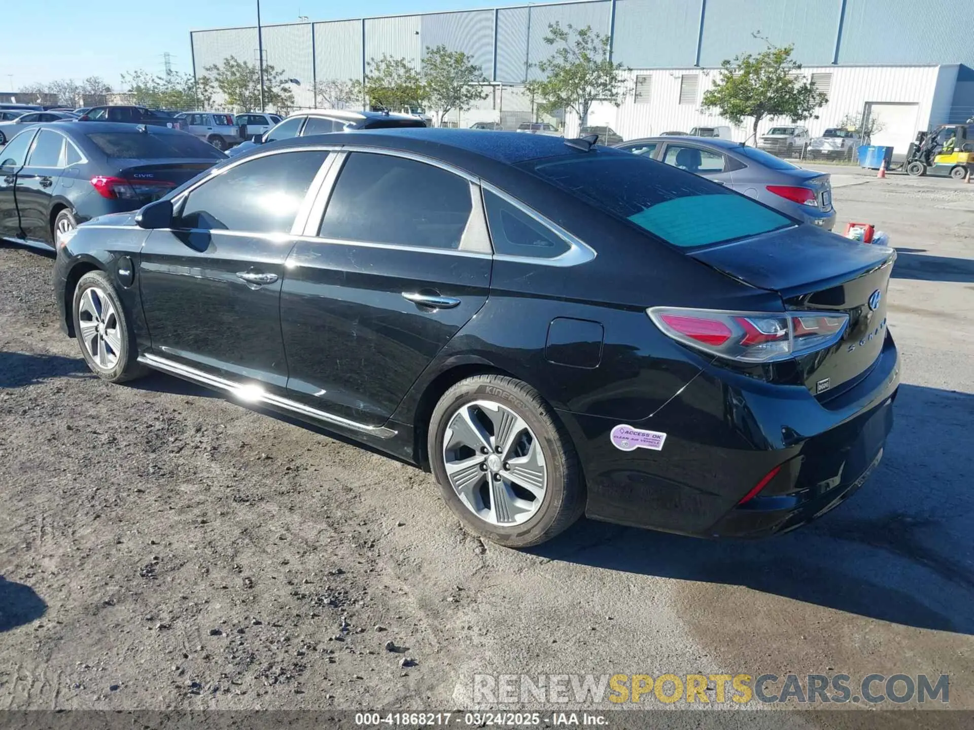 3 Photograph of a damaged car KMHE54L21KA091784 HYUNDAI SONATA PLUG-IN HYBRID 2019