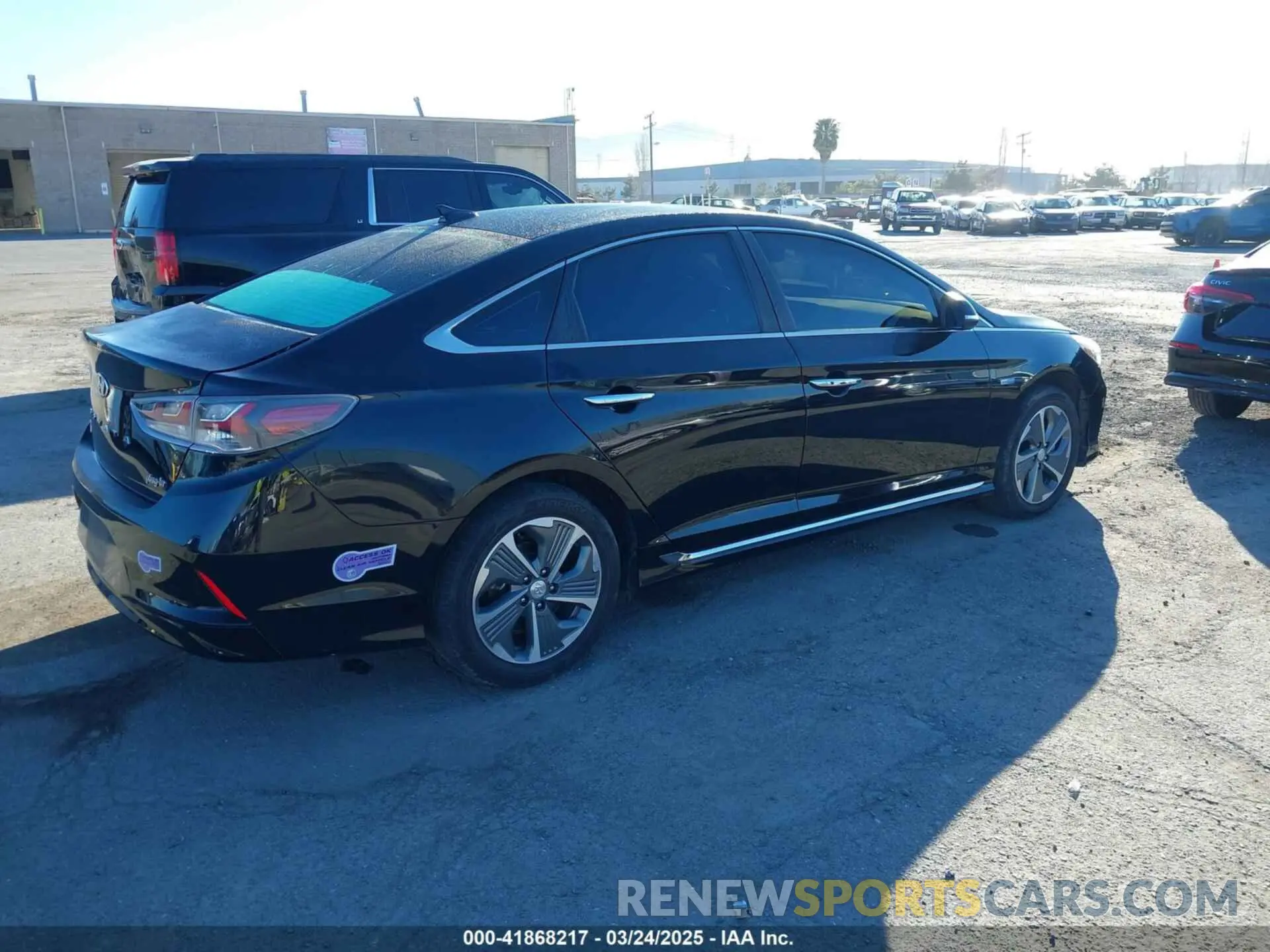 4 Photograph of a damaged car KMHE54L21KA091784 HYUNDAI SONATA PLUG-IN HYBRID 2019
