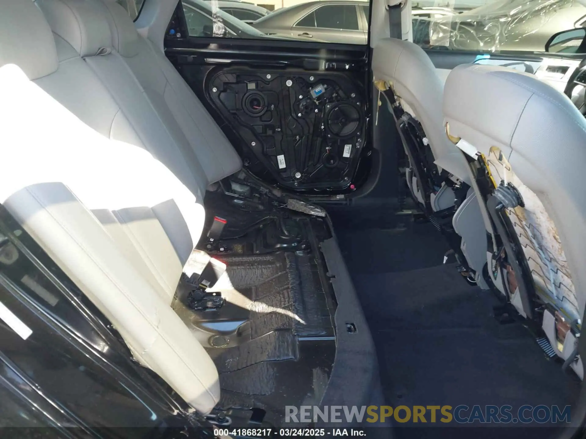 8 Photograph of a damaged car KMHE54L21KA091784 HYUNDAI SONATA PLUG-IN HYBRID 2019