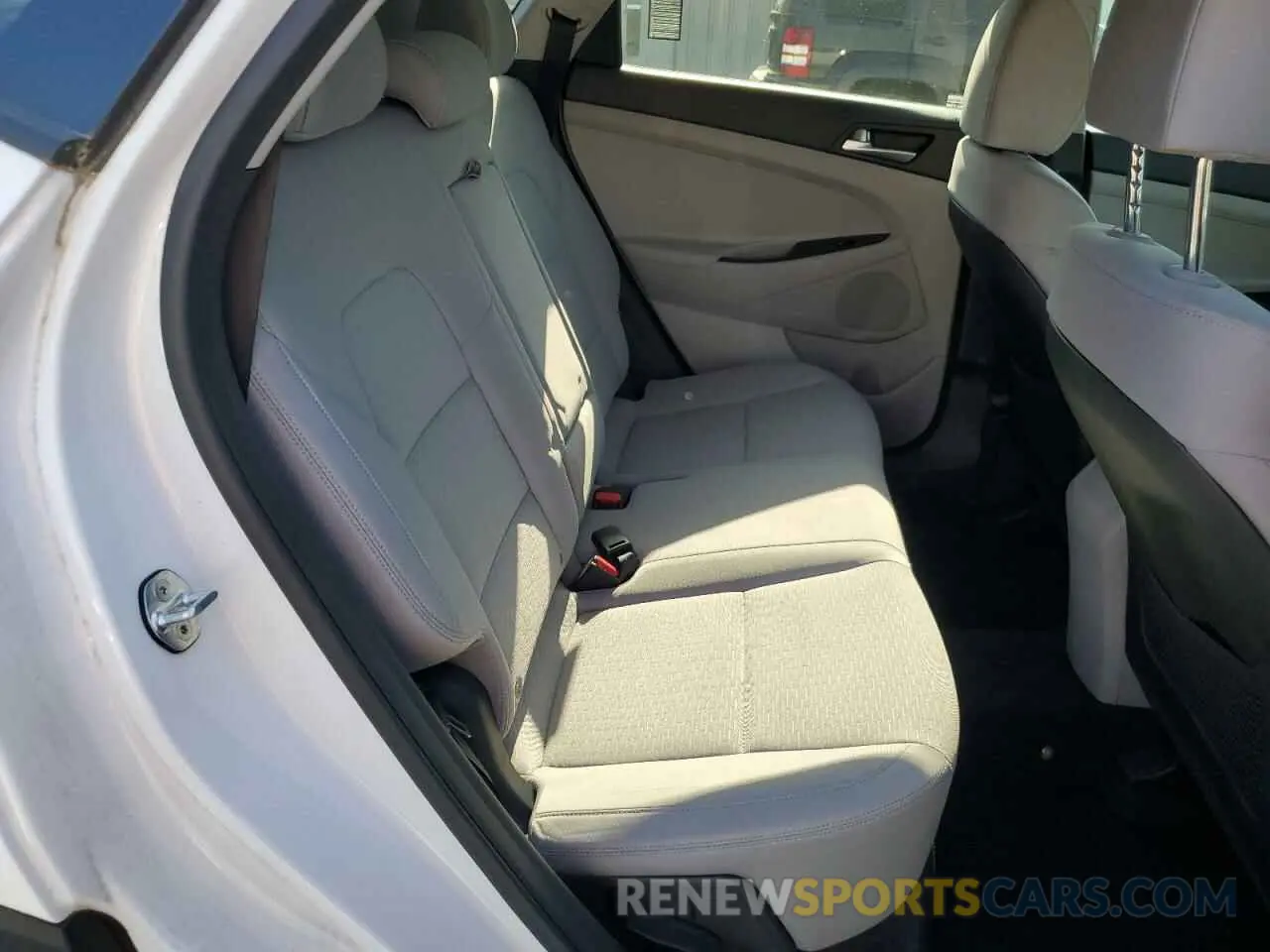 10 Photograph of a damaged car KM8J23A41KU968584 HYUNDAI TUCSON 2019