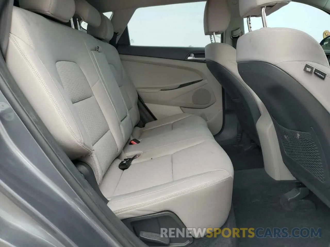11 Photograph of a damaged car KM8J23A42KU059365 HYUNDAI TUCSON 2019