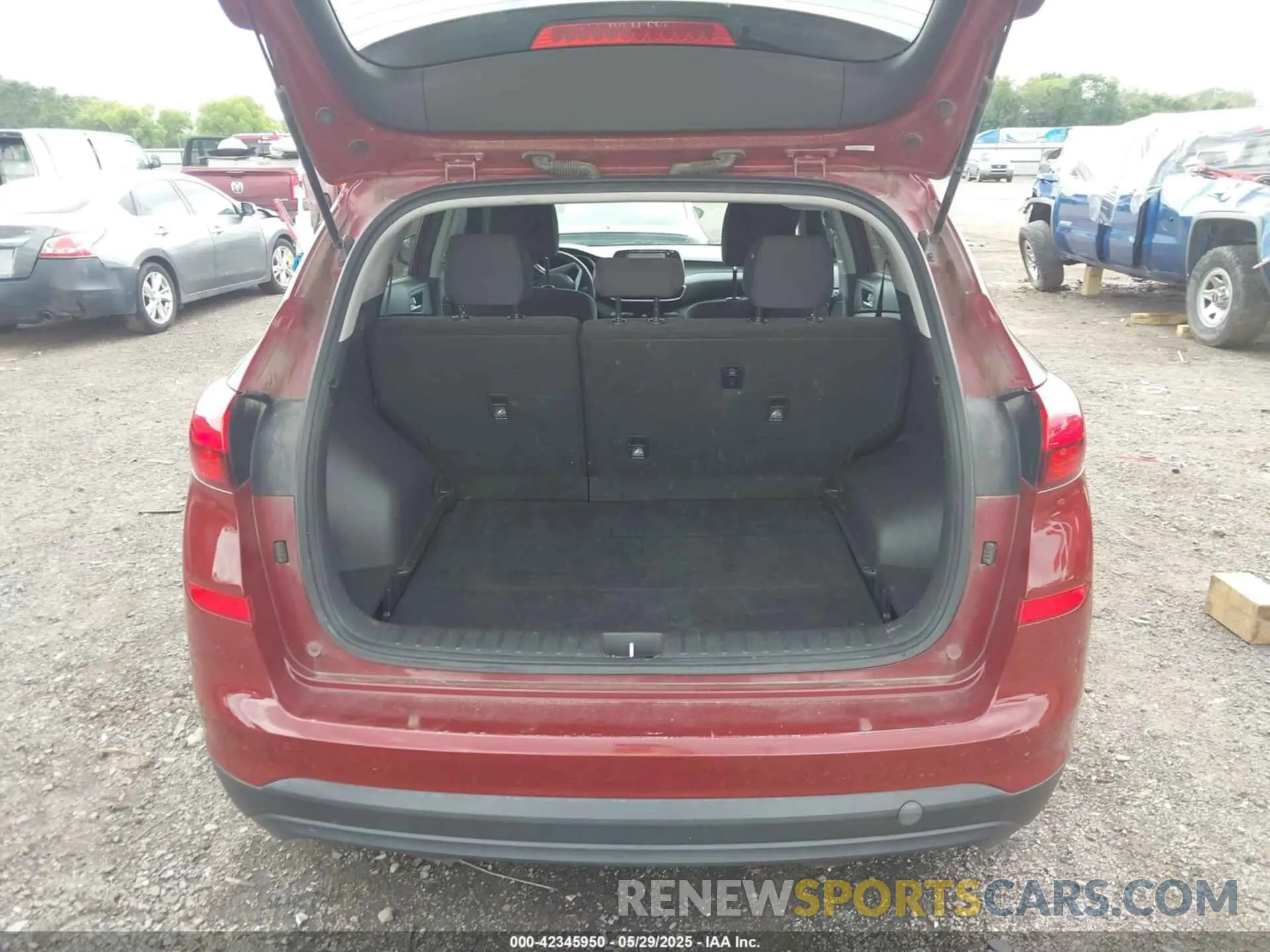 17 Photograph of a damaged car KM8J23A43KU885111 HYUNDAI TUCSON 2019