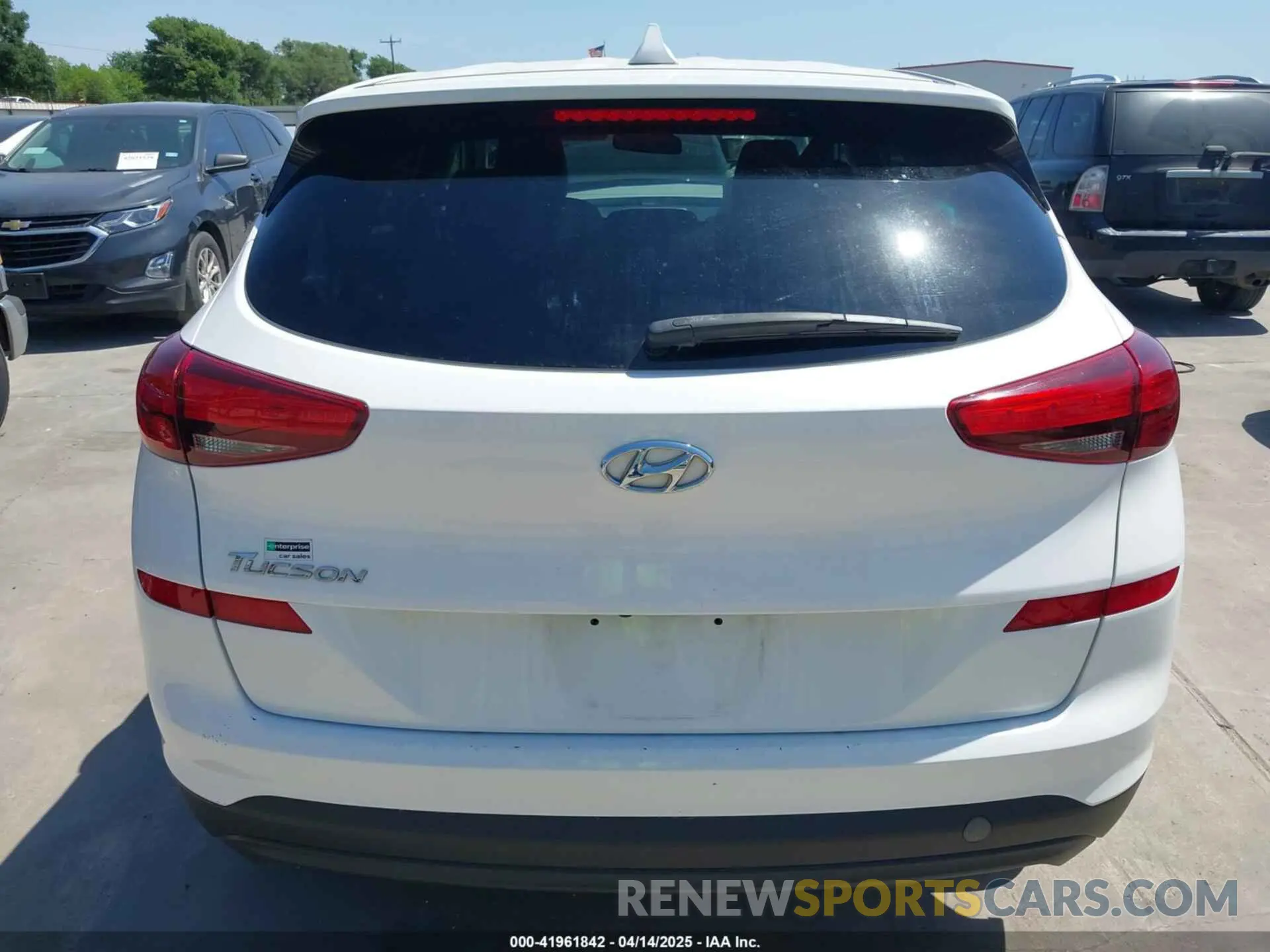 16 Photograph of a damaged car KM8J23A44KU914504 HYUNDAI TUCSON 2019