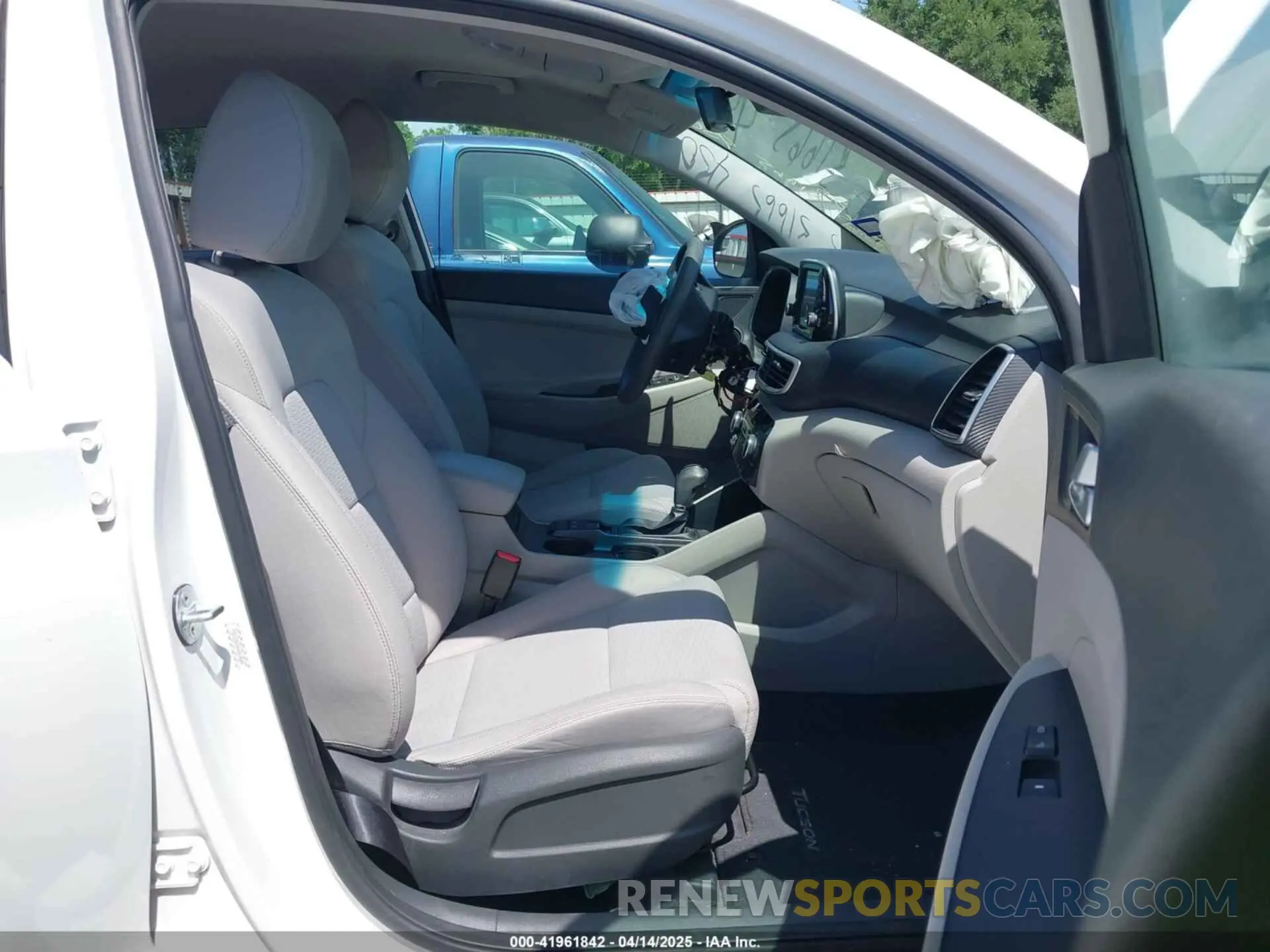 5 Photograph of a damaged car KM8J23A44KU914504 HYUNDAI TUCSON 2019