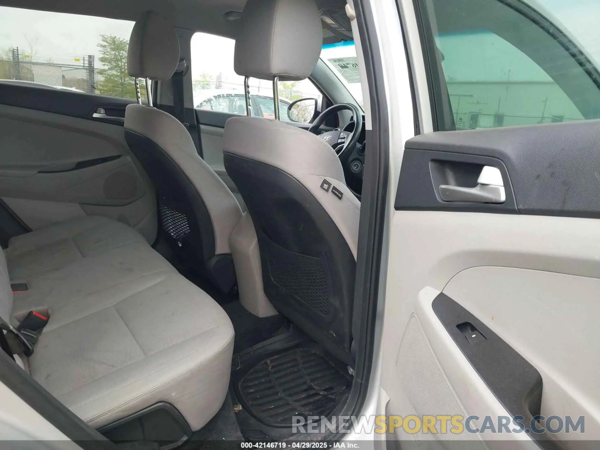 8 Photograph of a damaged car KM8J23A45KU936379 HYUNDAI TUCSON 2019