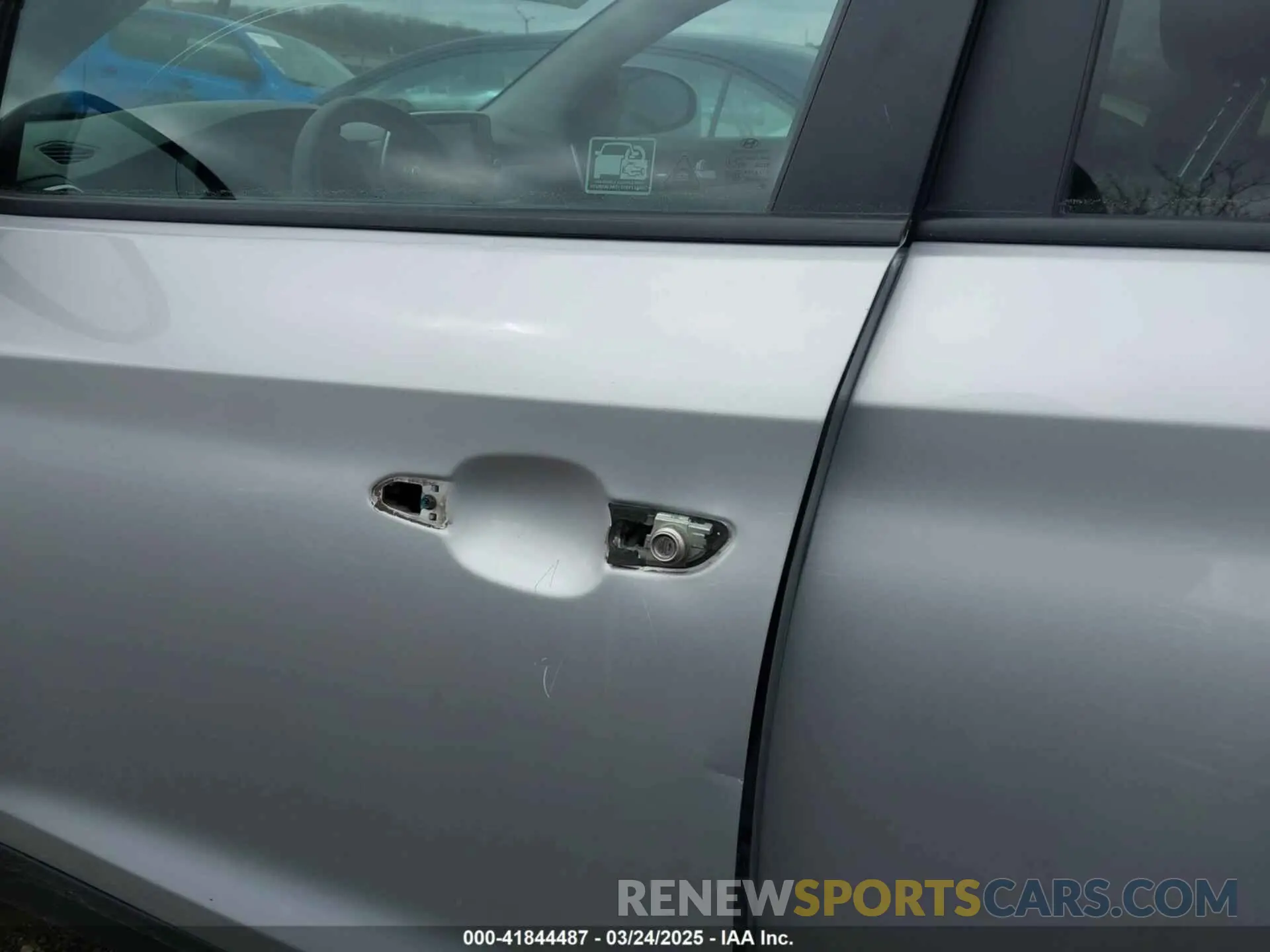 17 Photograph of a damaged car KM8J23A46KU902032 HYUNDAI TUCSON 2019