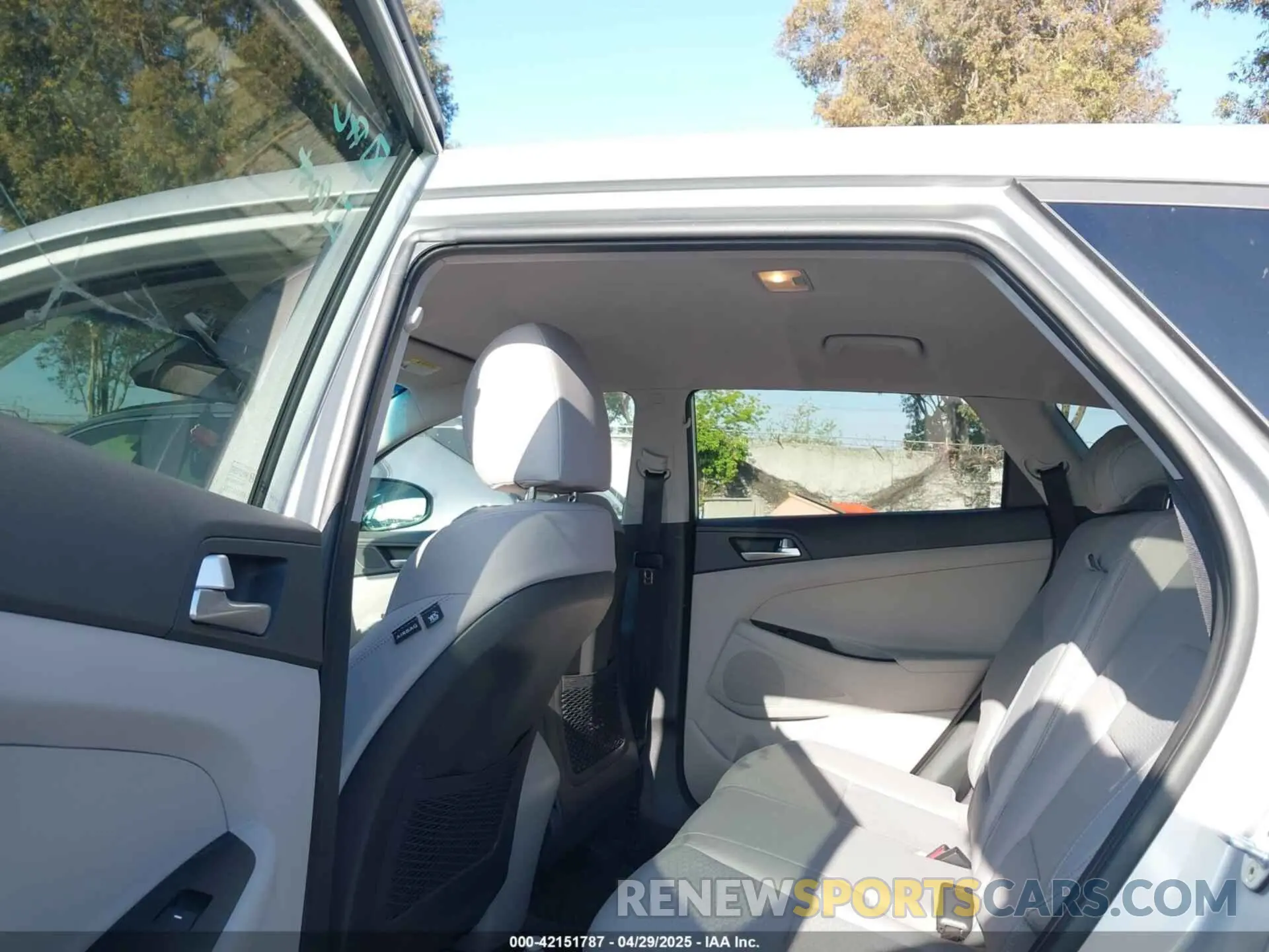 21 Photograph of a damaged car KM8J23A46KU953305 HYUNDAI TUCSON 2019