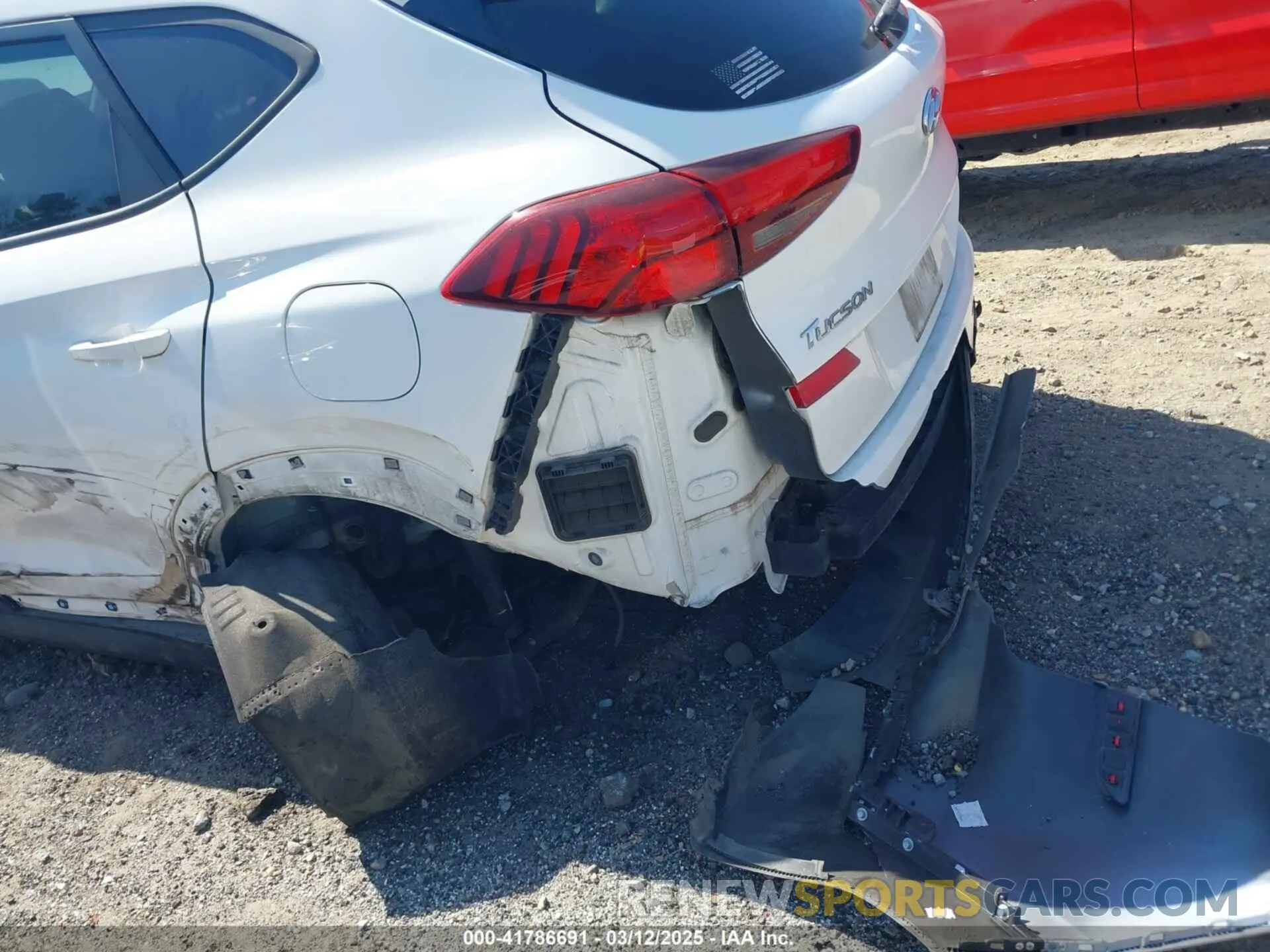 19 Photograph of a damaged car KM8J23A47KU913802 HYUNDAI TUCSON 2019