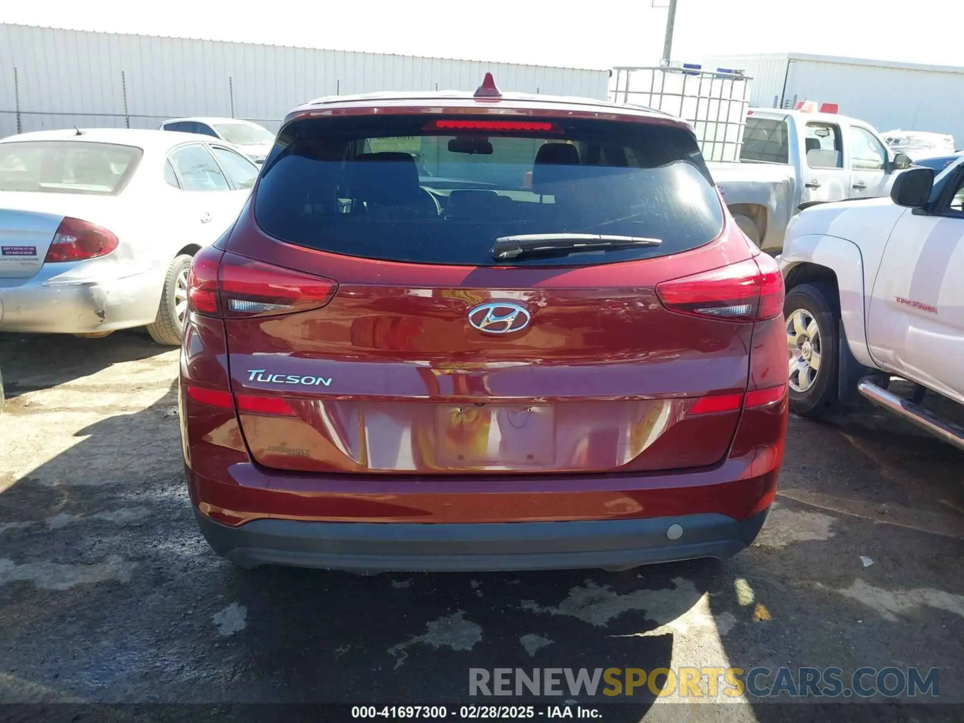 17 Photograph of a damaged car KM8J23A48KU924615 HYUNDAI TUCSON 2019