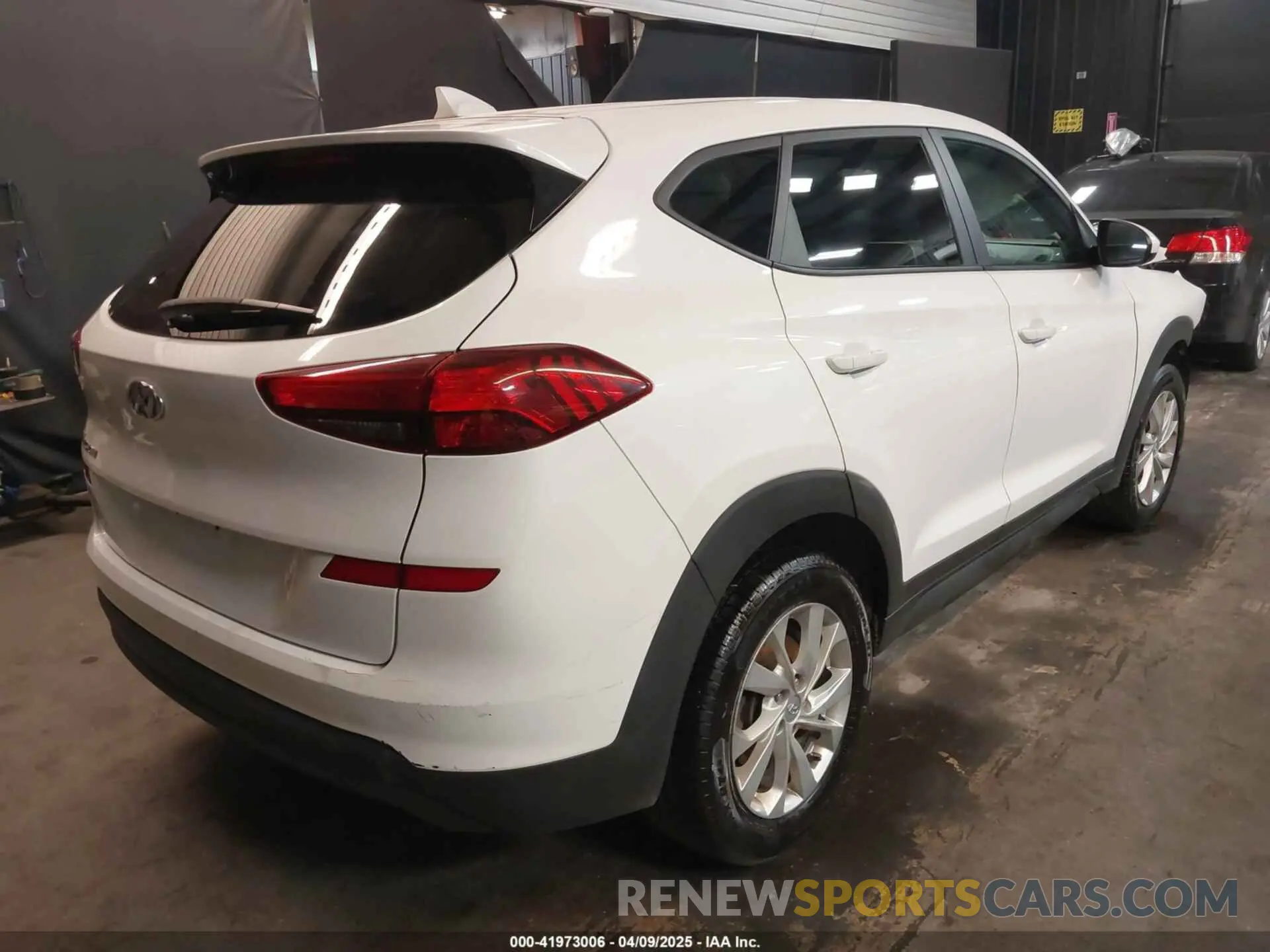 4 Photograph of a damaged car KM8J23A4XKU953887 HYUNDAI TUCSON 2019