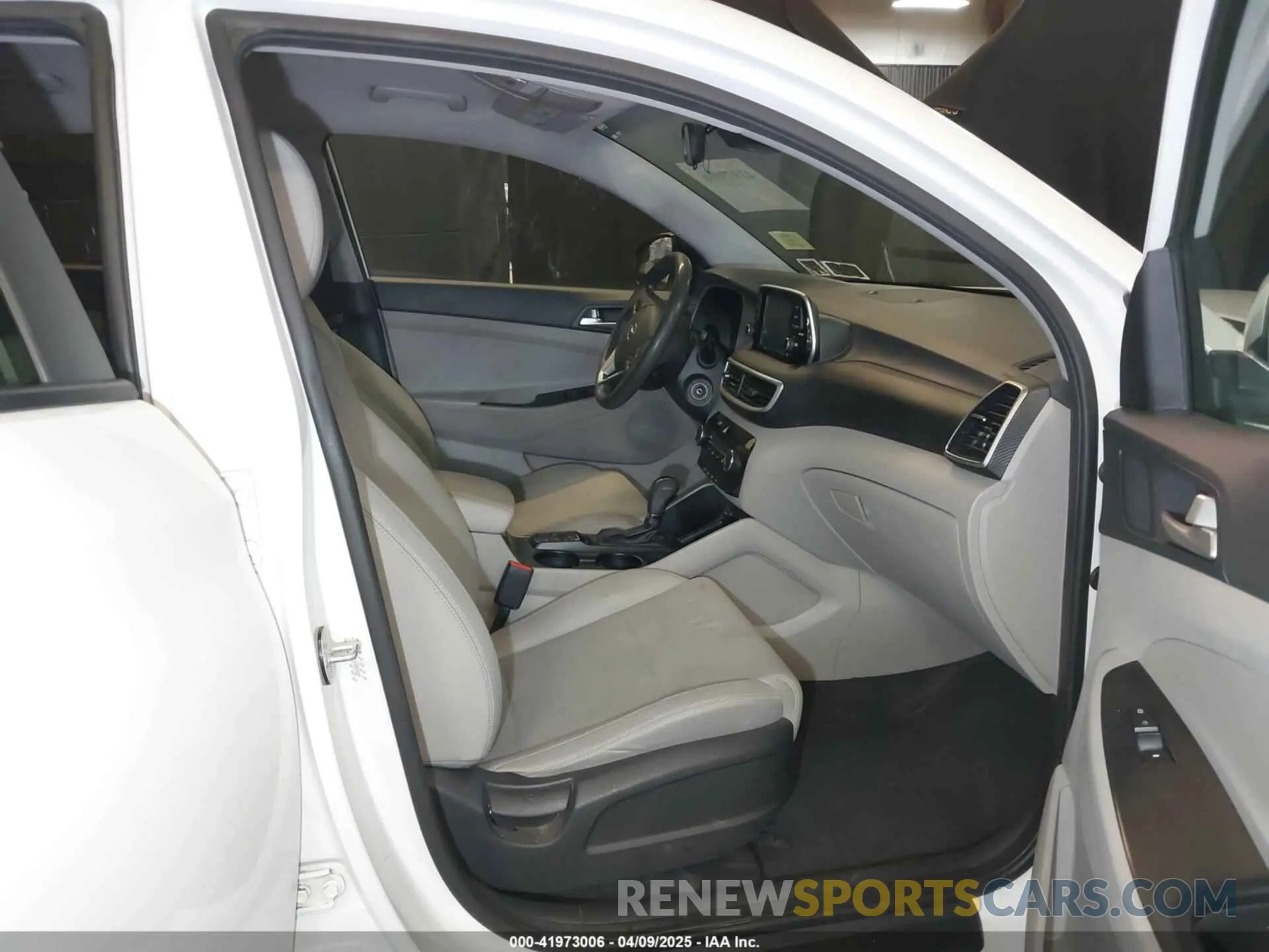 5 Photograph of a damaged car KM8J23A4XKU953887 HYUNDAI TUCSON 2019