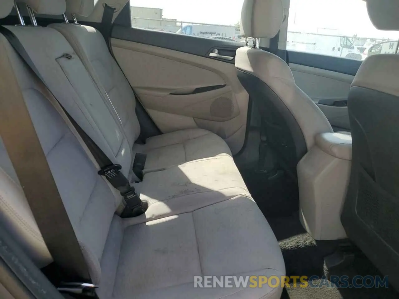 10 Photograph of a damaged car KM8J2CA40KU957270 HYUNDAI TUCSON 2019