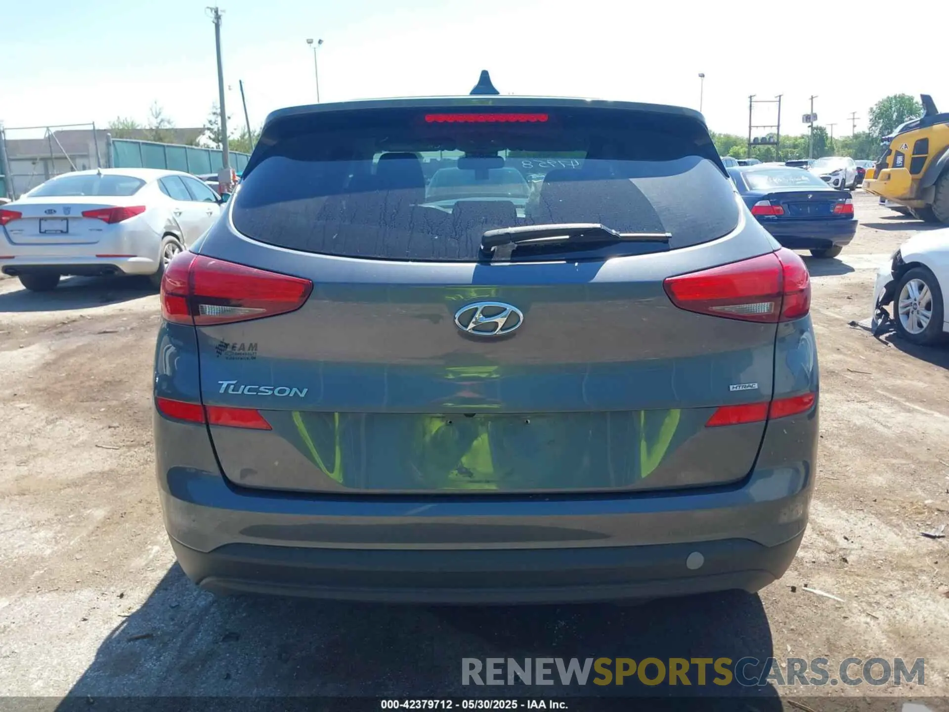 17 Photograph of a damaged car KM8J2CA41KU908868 HYUNDAI TUCSON 2019