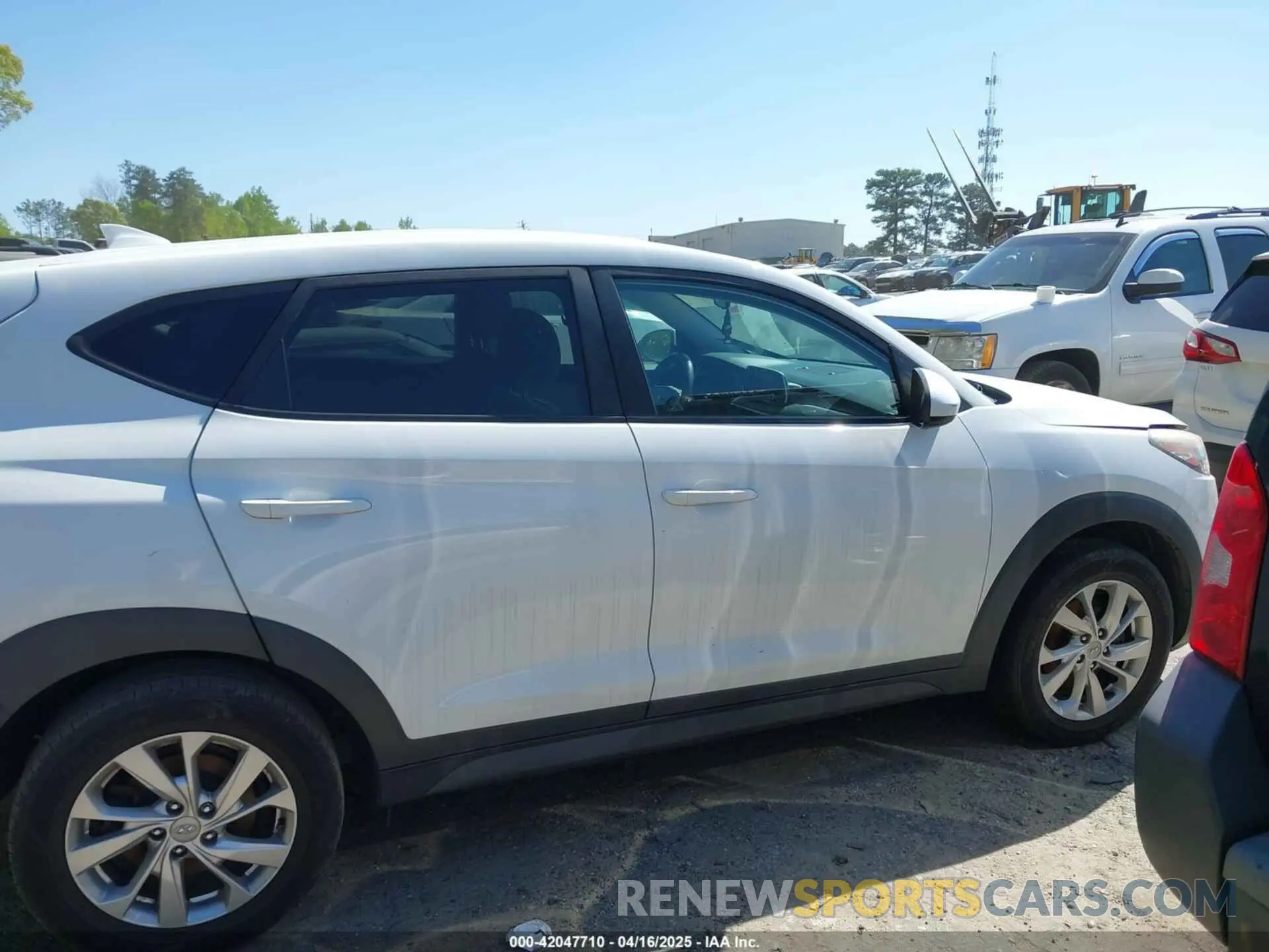 10 Photograph of a damaged car KM8J2CA41KU909597 HYUNDAI TUCSON 2019