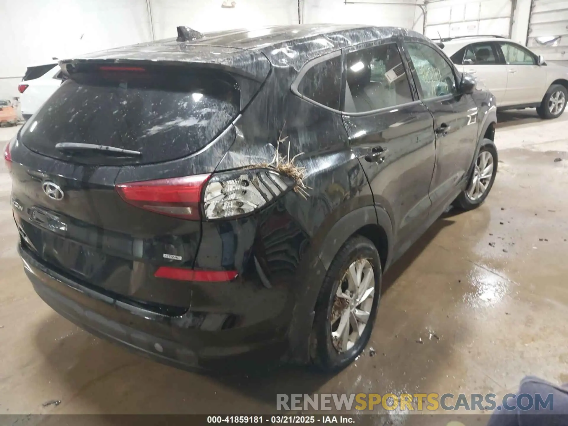 4 Photograph of a damaged car KM8J2CA41KU927792 HYUNDAI TUCSON 2019