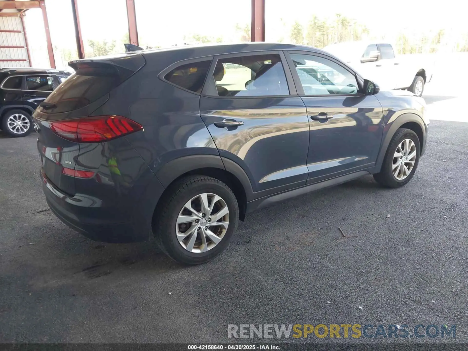 4 Photograph of a damaged car KM8J2CA41KU961196 HYUNDAI TUCSON 2019