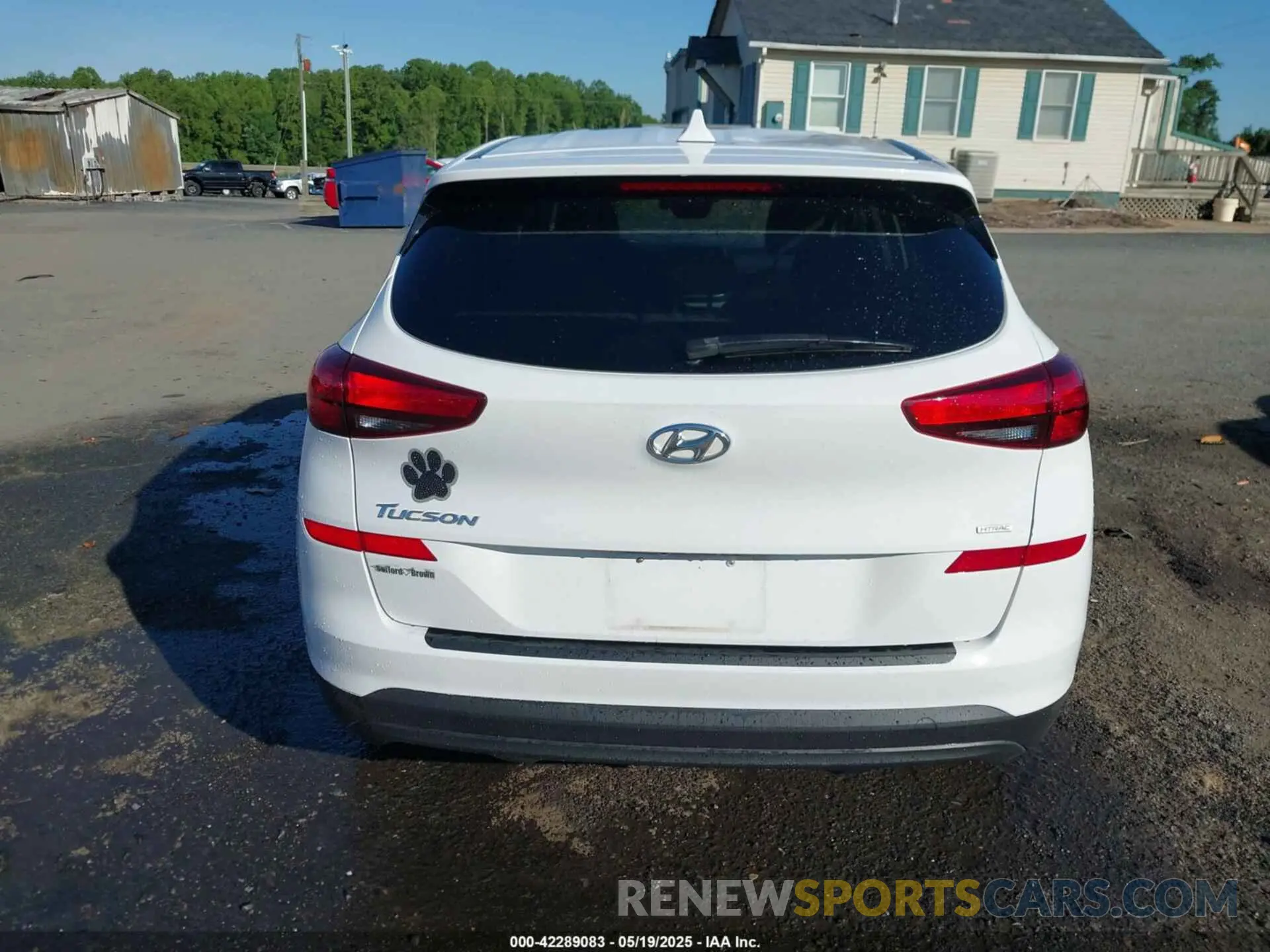 16 Photograph of a damaged car KM8J2CA42KU006763 HYUNDAI TUCSON 2019