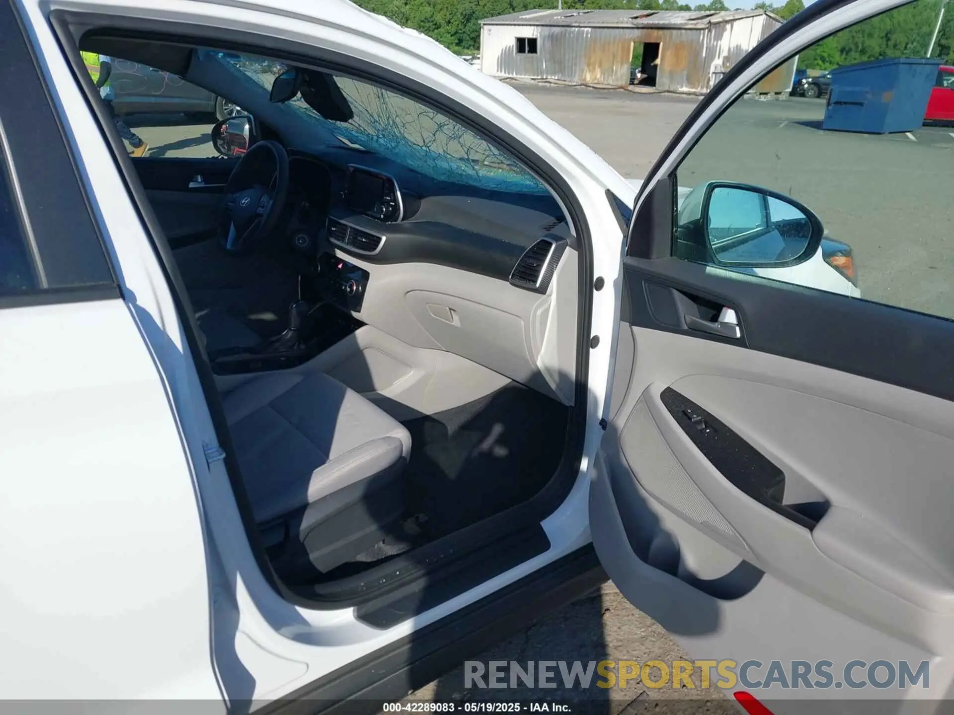 5 Photograph of a damaged car KM8J2CA42KU006763 HYUNDAI TUCSON 2019