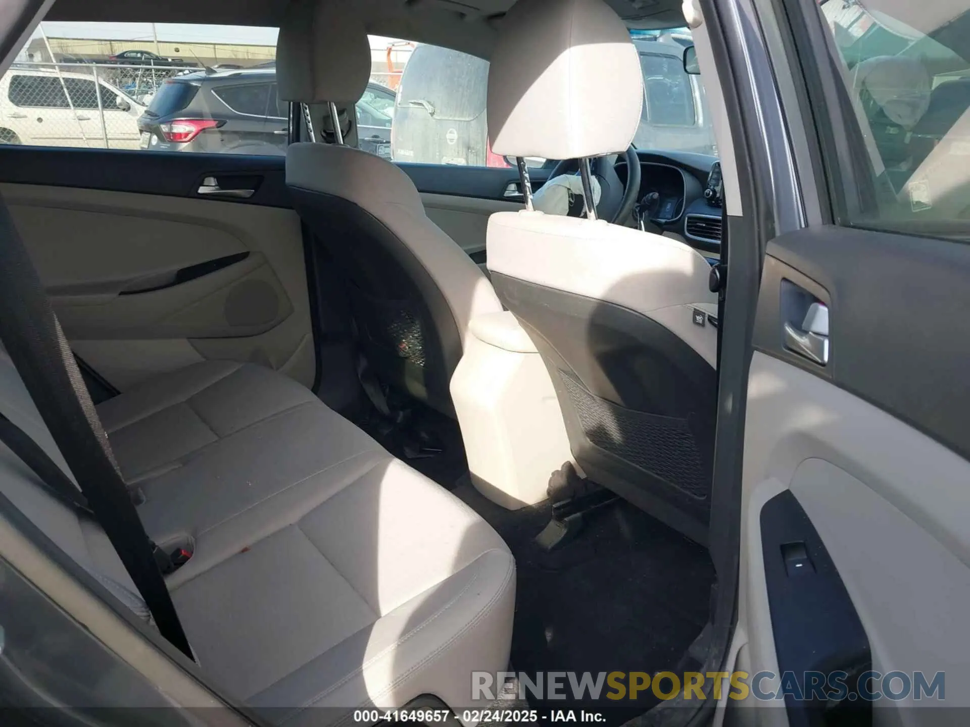 8 Photograph of a damaged car KM8J2CA42KU053551 HYUNDAI TUCSON 2019