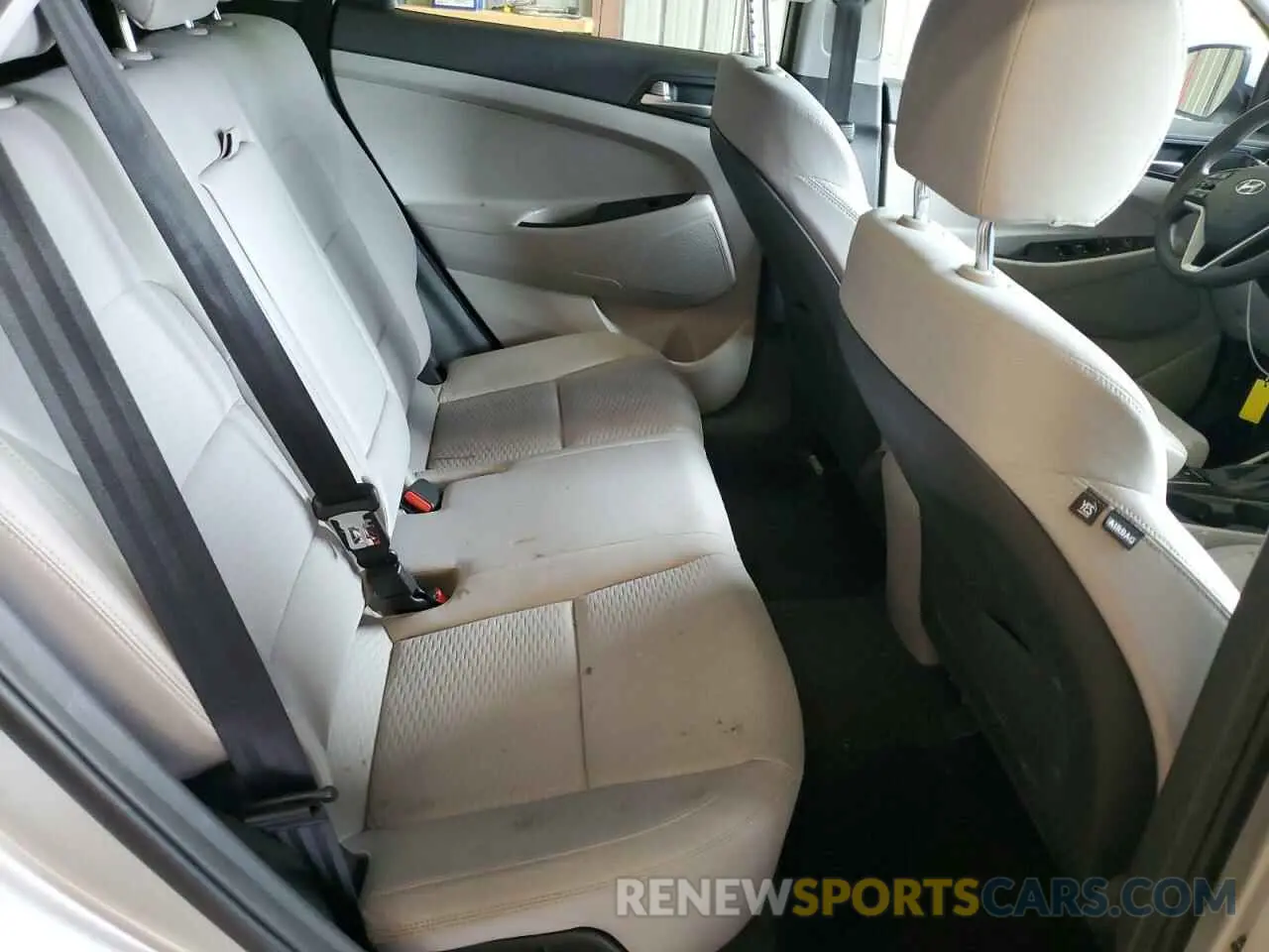 11 Photograph of a damaged car KM8J2CA42KU858658 HYUNDAI TUCSON 2019
