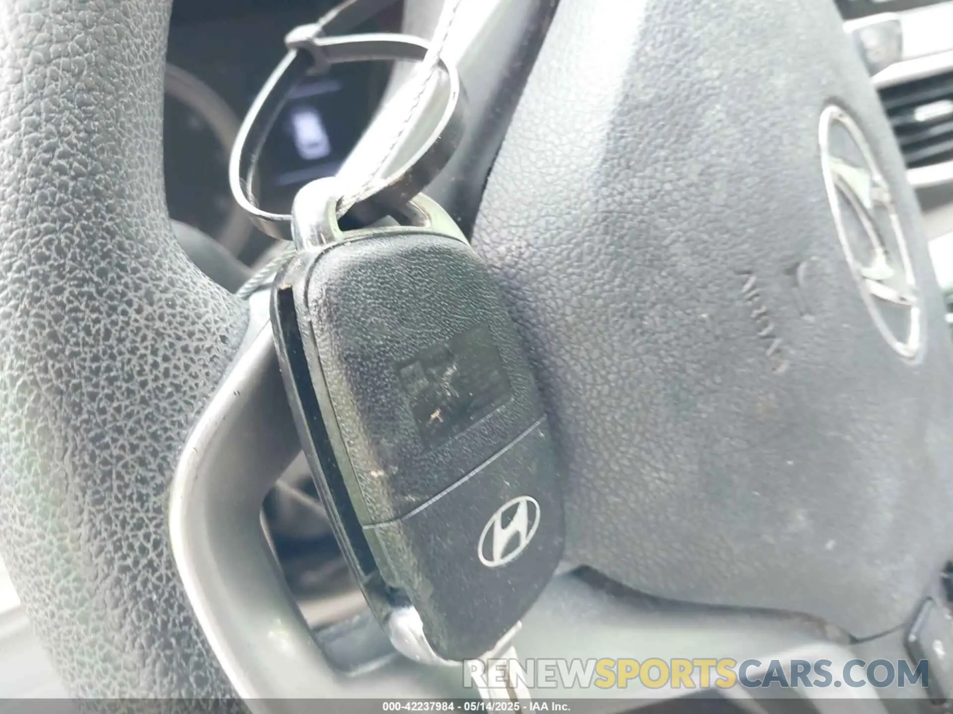 11 Photograph of a damaged car KM8J2CA42KU865075 HYUNDAI TUCSON 2019