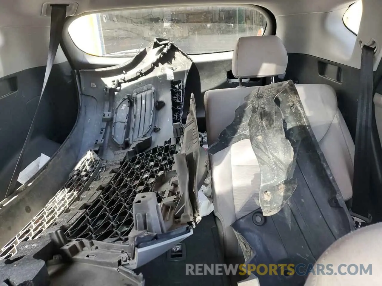 10 Photograph of a damaged car KM8J2CA42KU898903 HYUNDAI TUCSON 2019