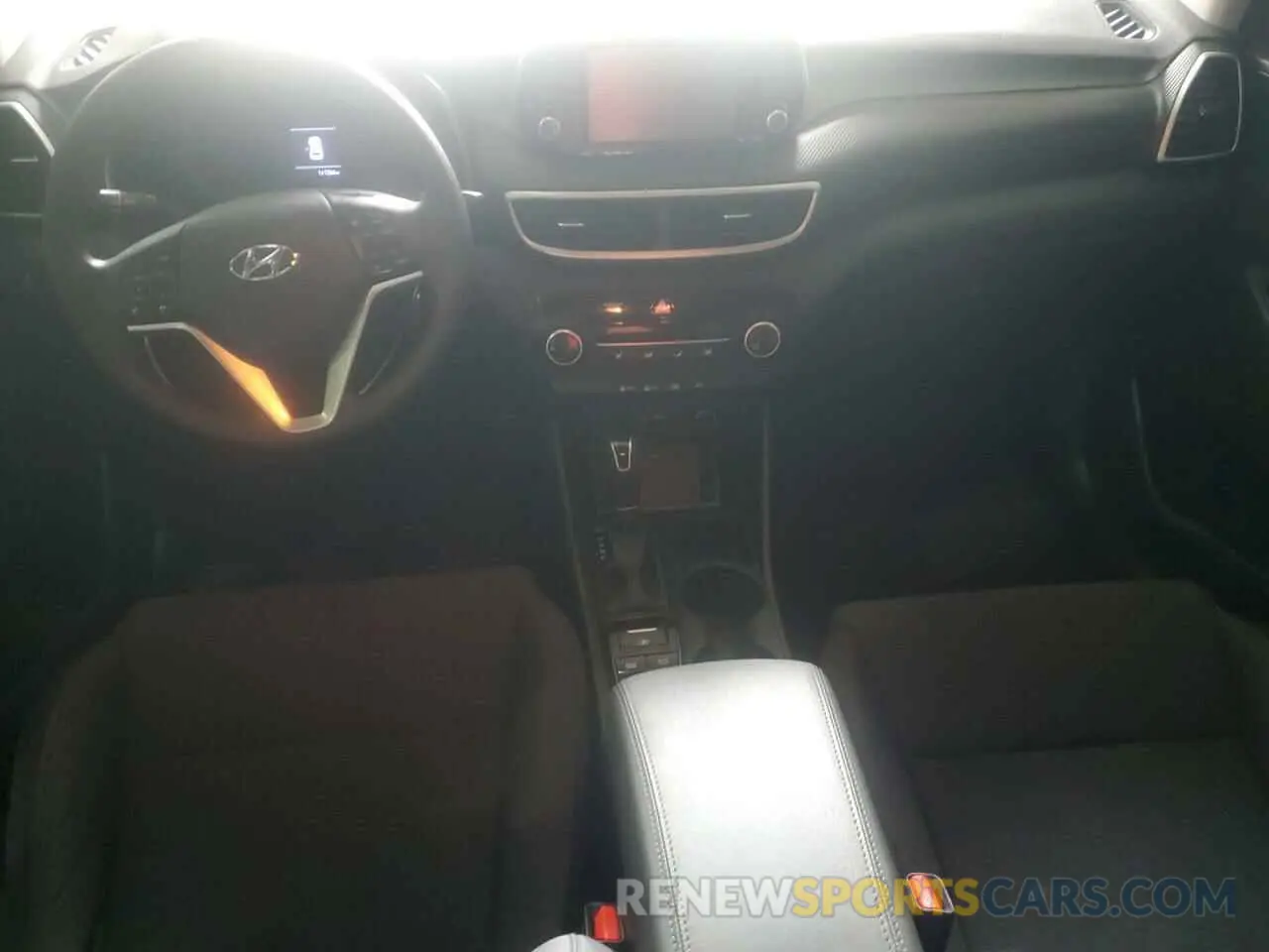 8 Photograph of a damaged car KM8J2CA42KU909818 HYUNDAI TUCSON 2019