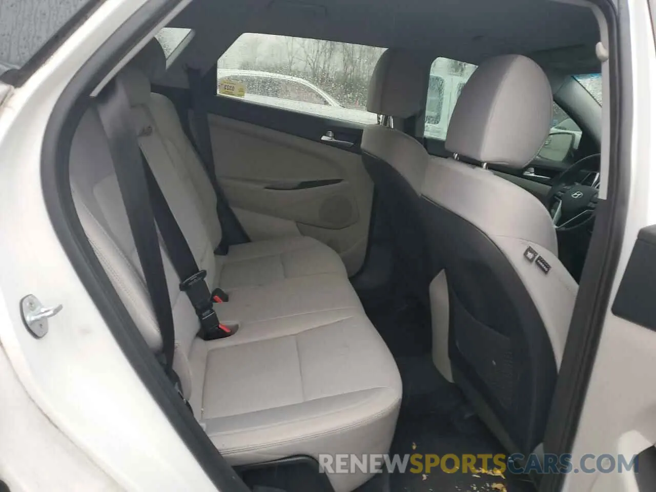 10 Photograph of a damaged car KM8J2CA42KU918843 HYUNDAI TUCSON 2019
