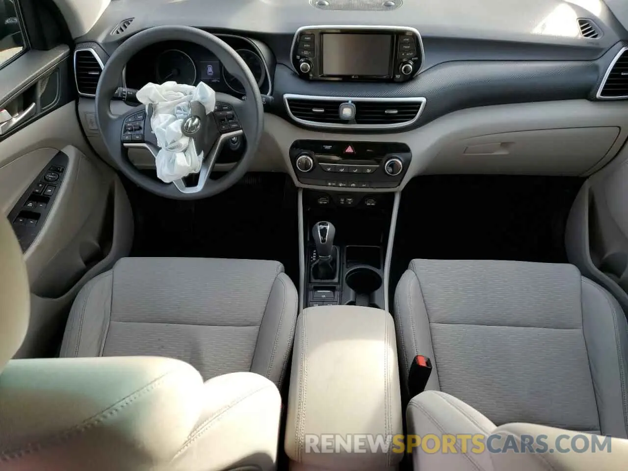 8 Photograph of a damaged car KM8J2CA44KU056788 HYUNDAI TUCSON 2019