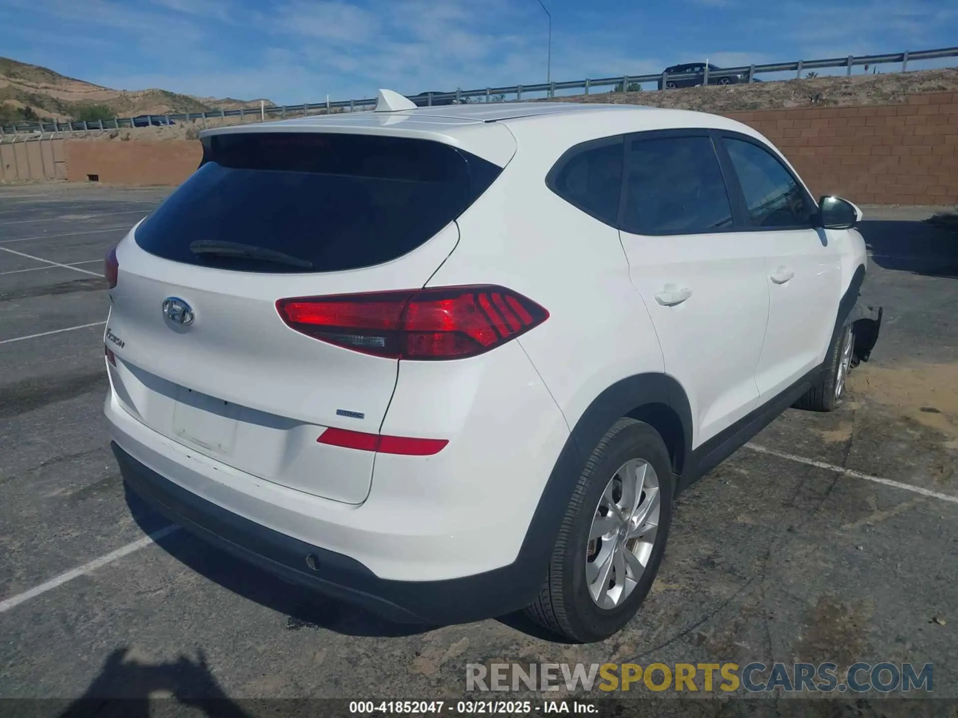 4 Photograph of a damaged car KM8J2CA45KU912115 HYUNDAI TUCSON 2019