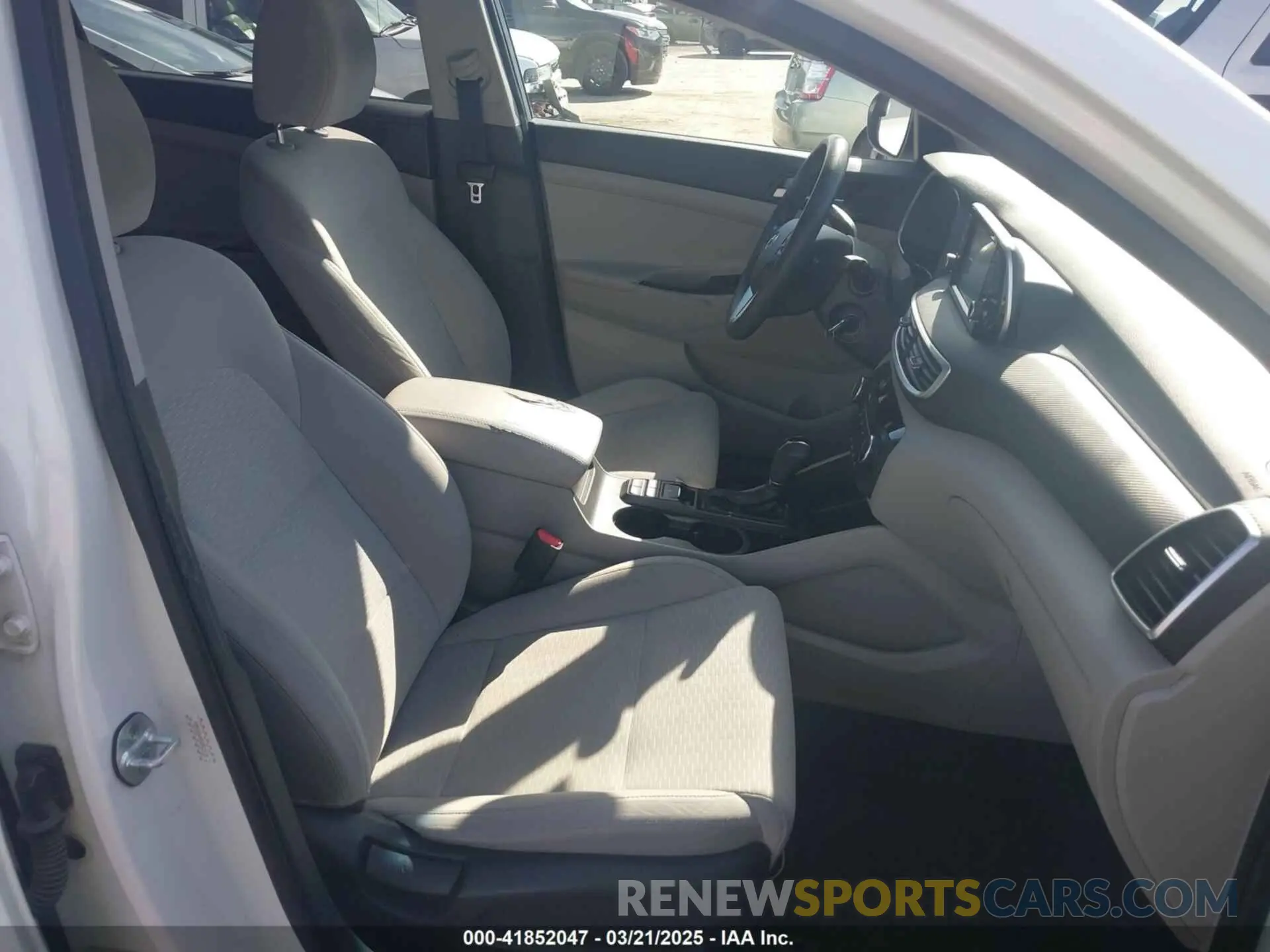 5 Photograph of a damaged car KM8J2CA45KU912115 HYUNDAI TUCSON 2019