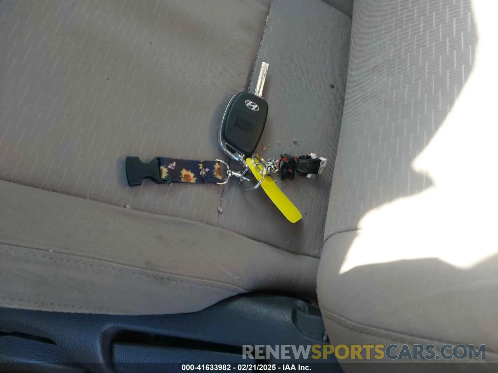 11 Photograph of a damaged car KM8J2CA46KU023517 HYUNDAI TUCSON 2019