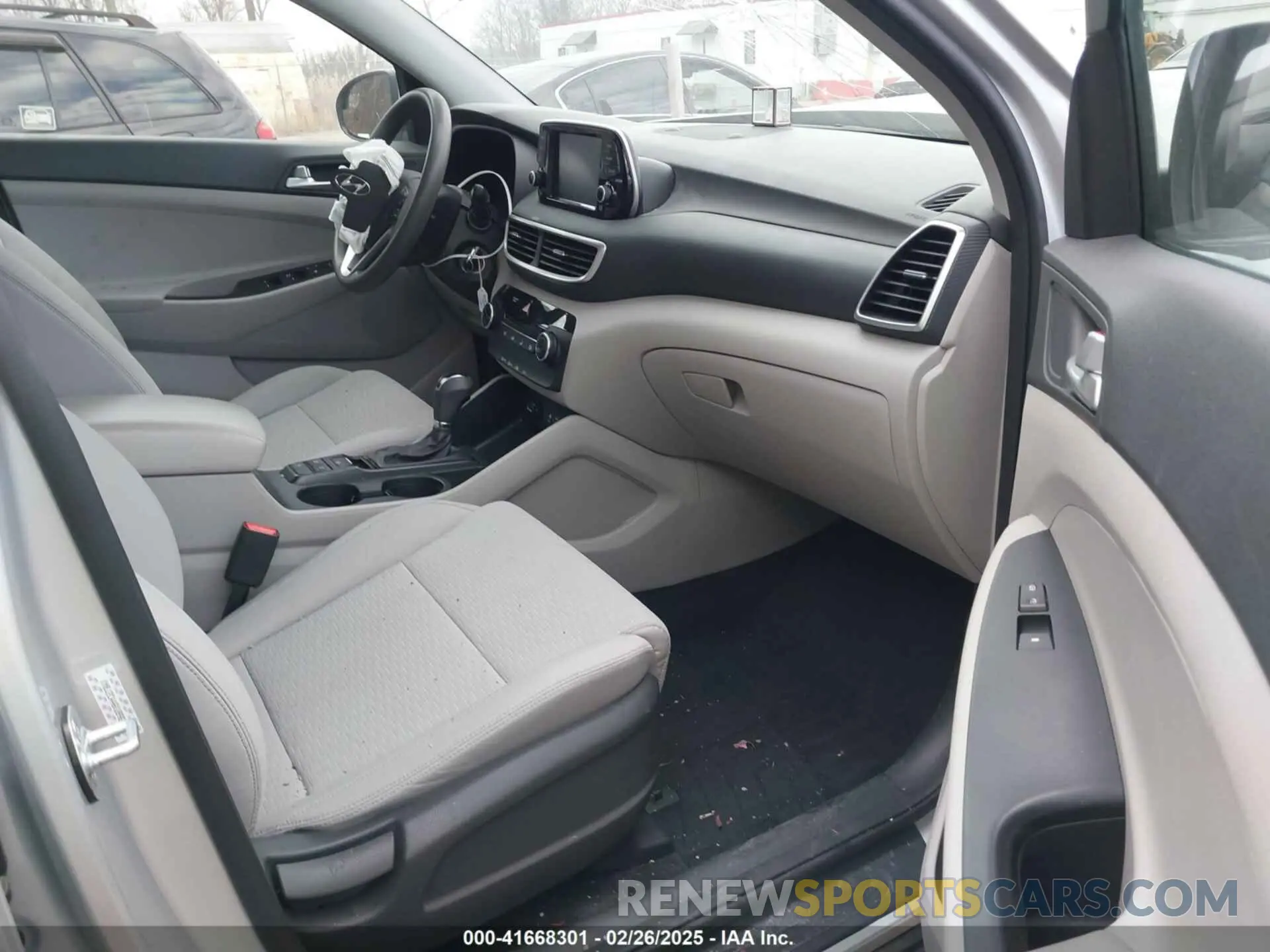 5 Photograph of a damaged car KM8J2CA46KU896913 HYUNDAI TUCSON 2019