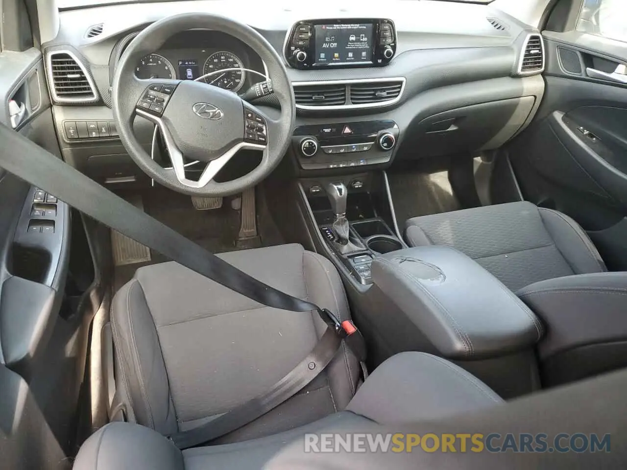 8 Photograph of a damaged car KM8J2CA47KU917574 HYUNDAI TUCSON 2019