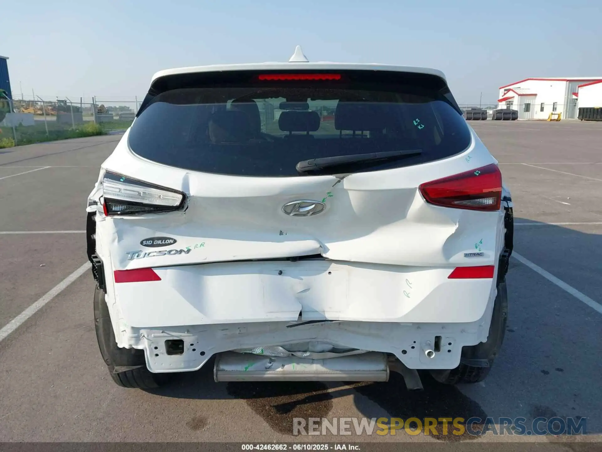 17 Photograph of a damaged car KM8J2CA49KU872136 HYUNDAI TUCSON 2019