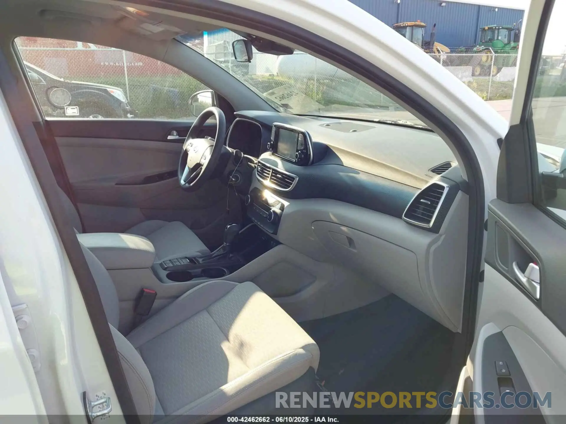 5 Photograph of a damaged car KM8J2CA49KU872136 HYUNDAI TUCSON 2019
