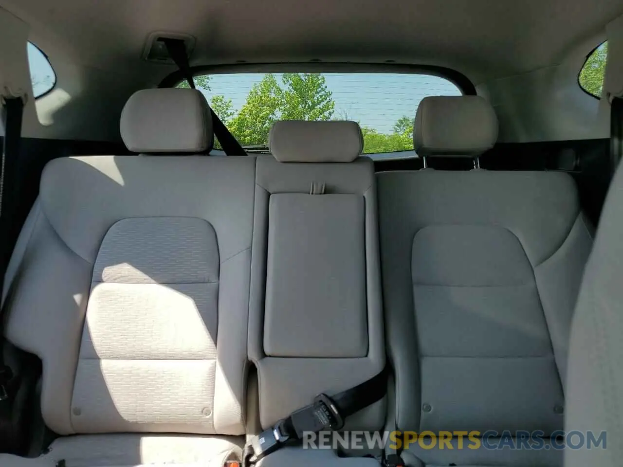 10 Photograph of a damaged car KM8J2CA49KU925742 HYUNDAI TUCSON 2019