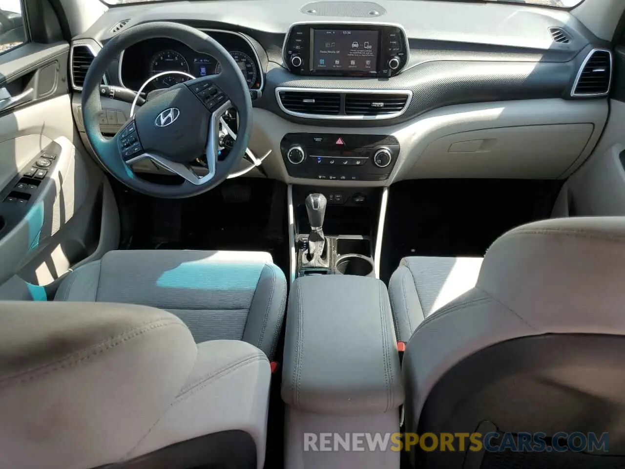 8 Photograph of a damaged car KM8J2CA49KU925742 HYUNDAI TUCSON 2019