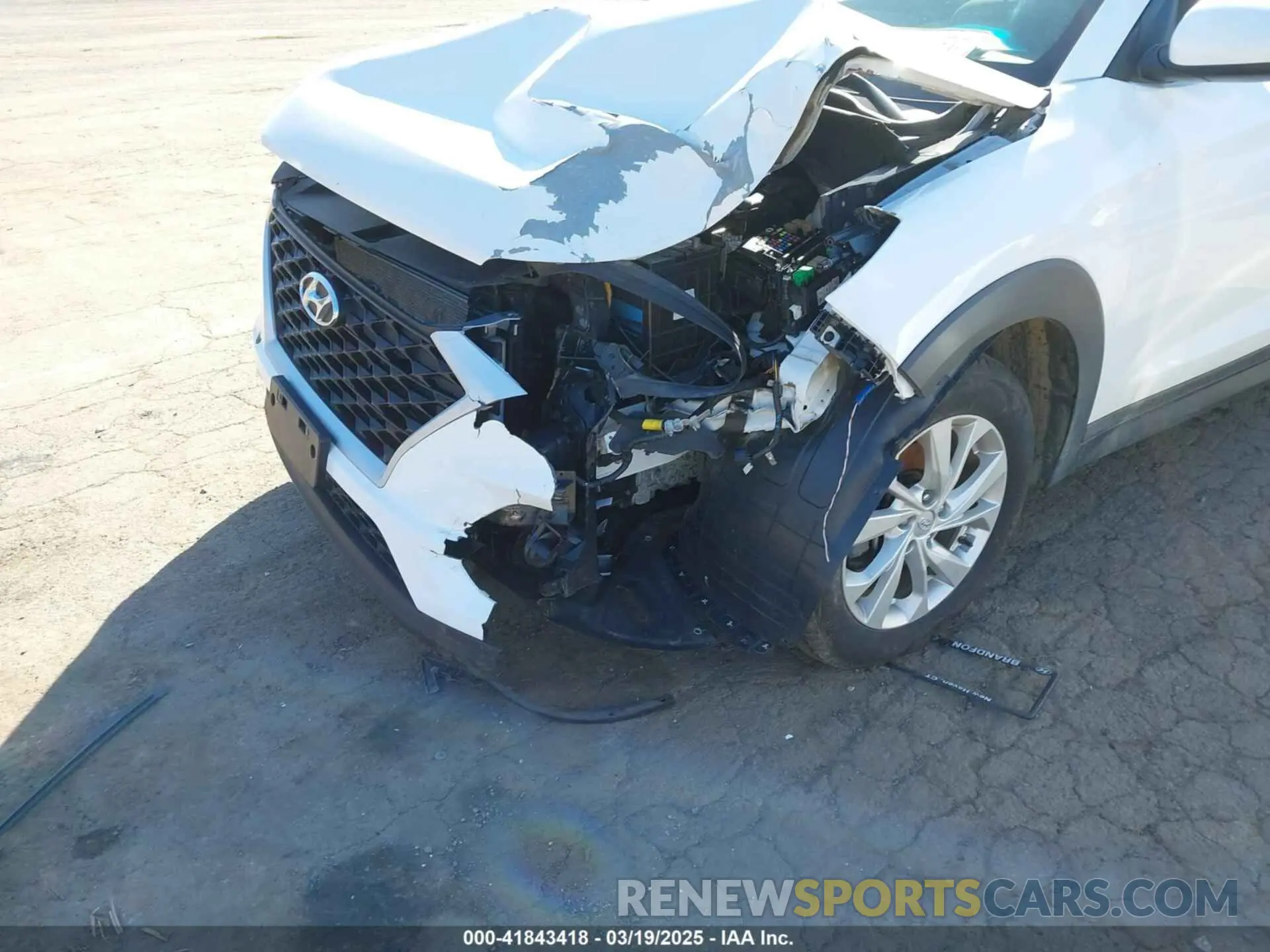 6 Photograph of a damaged car KM8J2CA4XKU880939 HYUNDAI TUCSON 2019