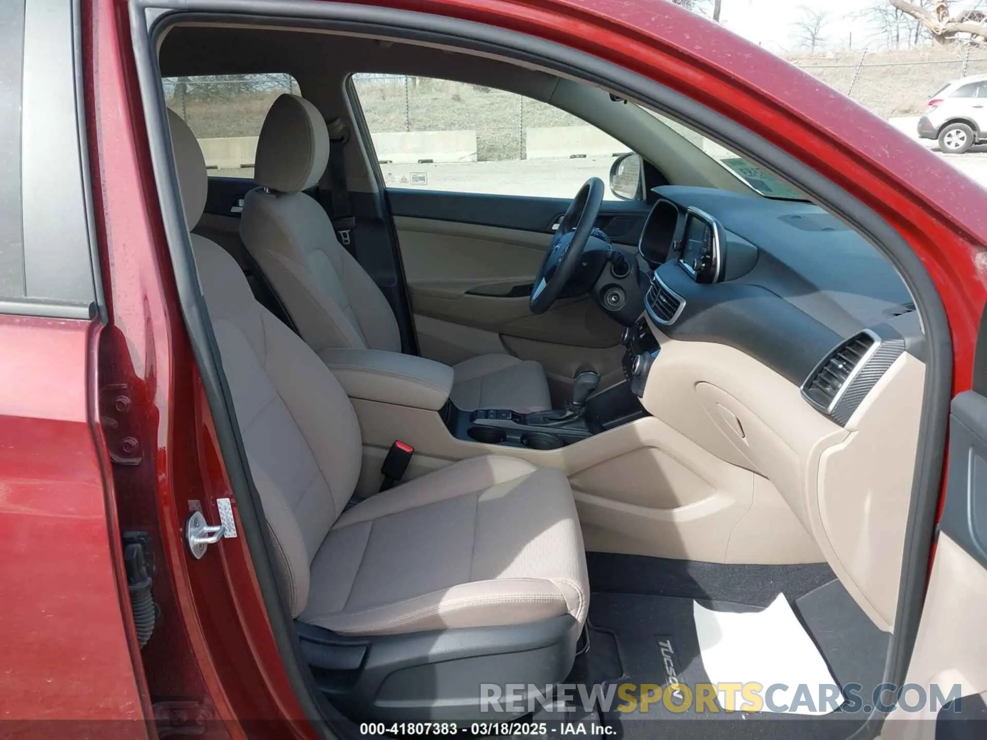 5 Photograph of a damaged car KM8J2CA4XKU933204 HYUNDAI TUCSON 2019