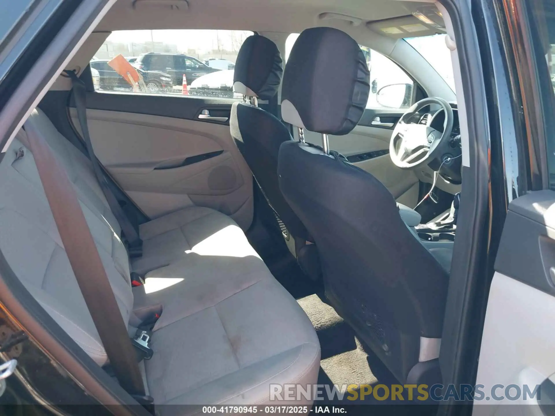 8 Photograph of a damaged car KM8J2CA4XKU938841 HYUNDAI TUCSON 2019