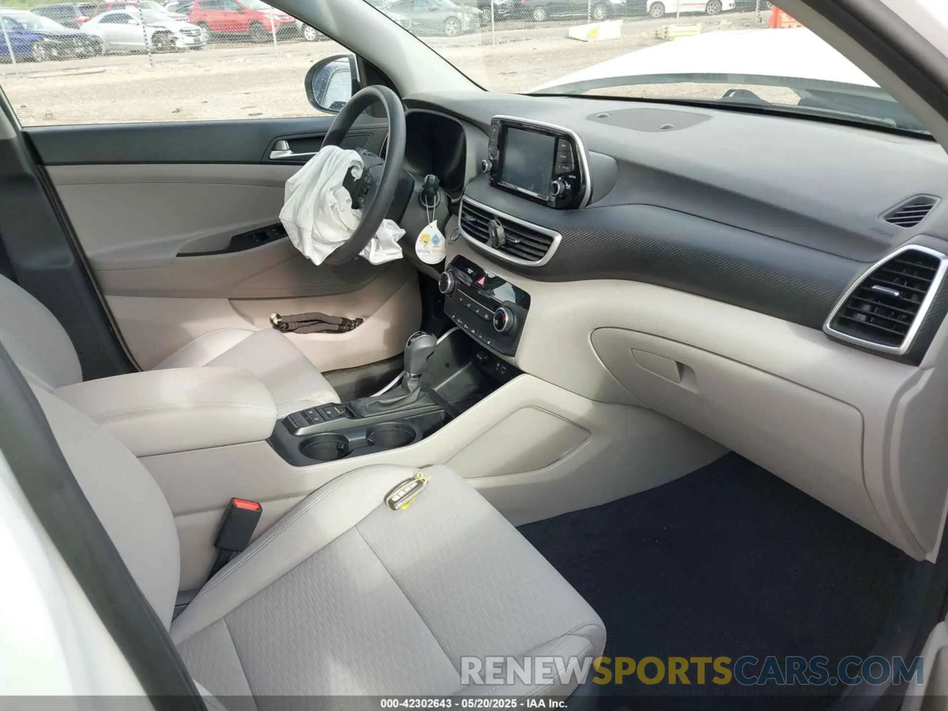 5 Photograph of a damaged car KM8J33A41KU013023 HYUNDAI TUCSON 2019