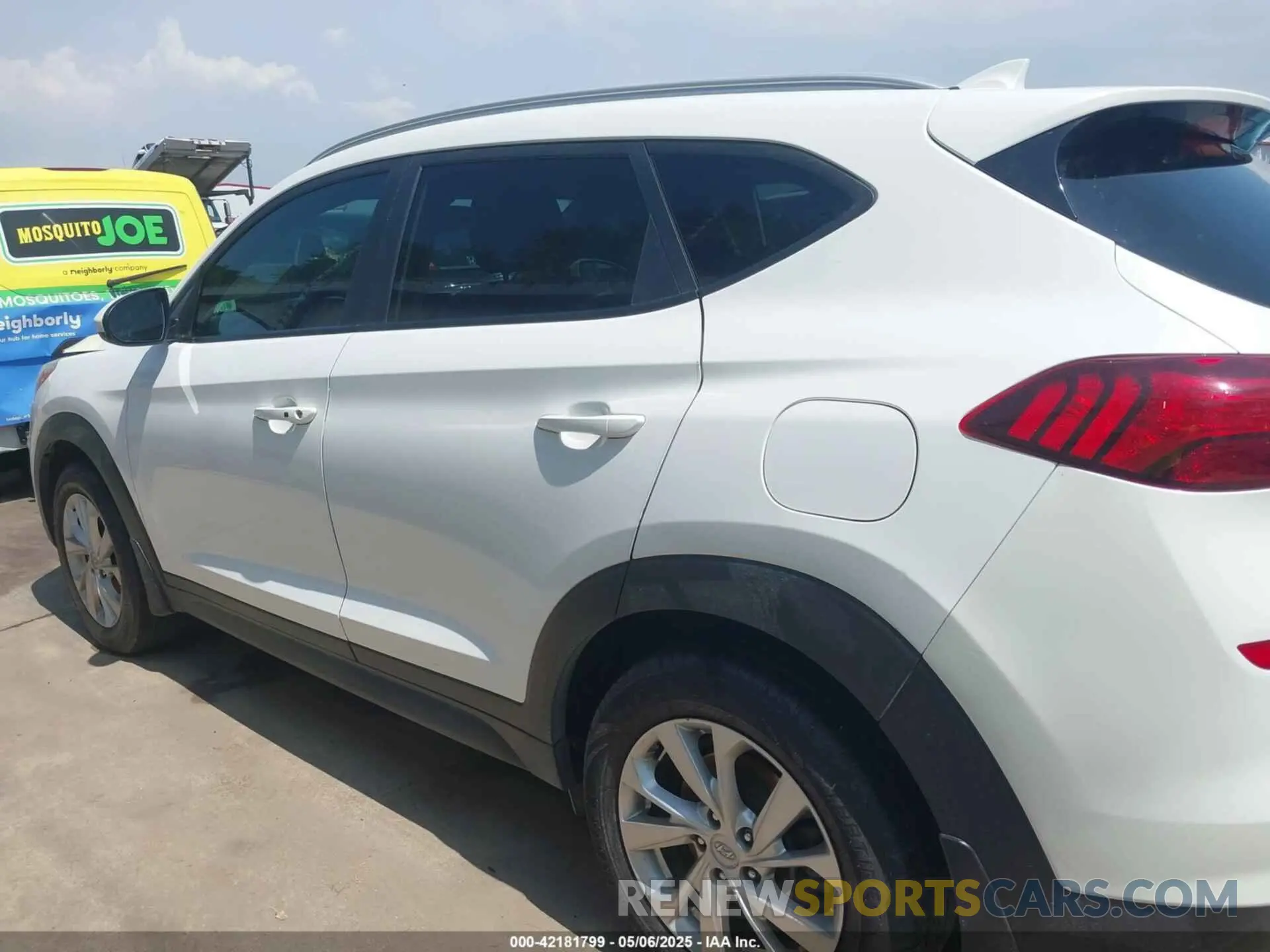 14 Photograph of a damaged car KM8J33A41KU070449 HYUNDAI TUCSON 2019