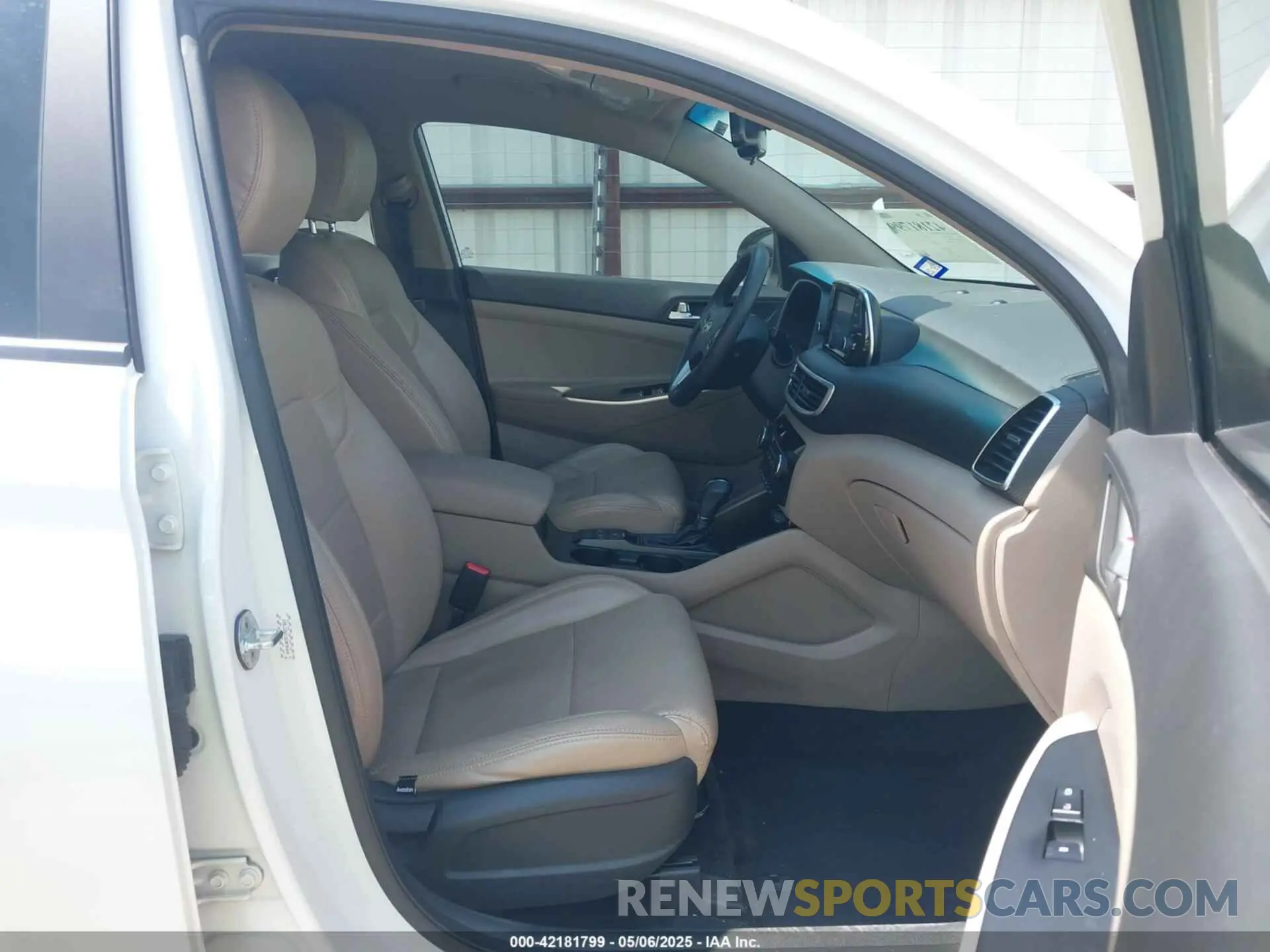 5 Photograph of a damaged car KM8J33A41KU070449 HYUNDAI TUCSON 2019