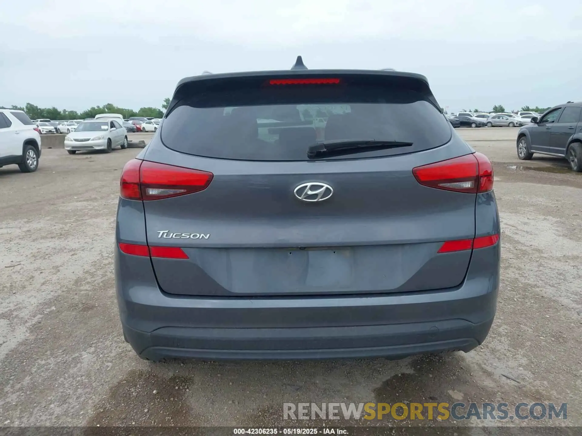 16 Photograph of a damaged car KM8J33A44KU978359 HYUNDAI TUCSON 2019